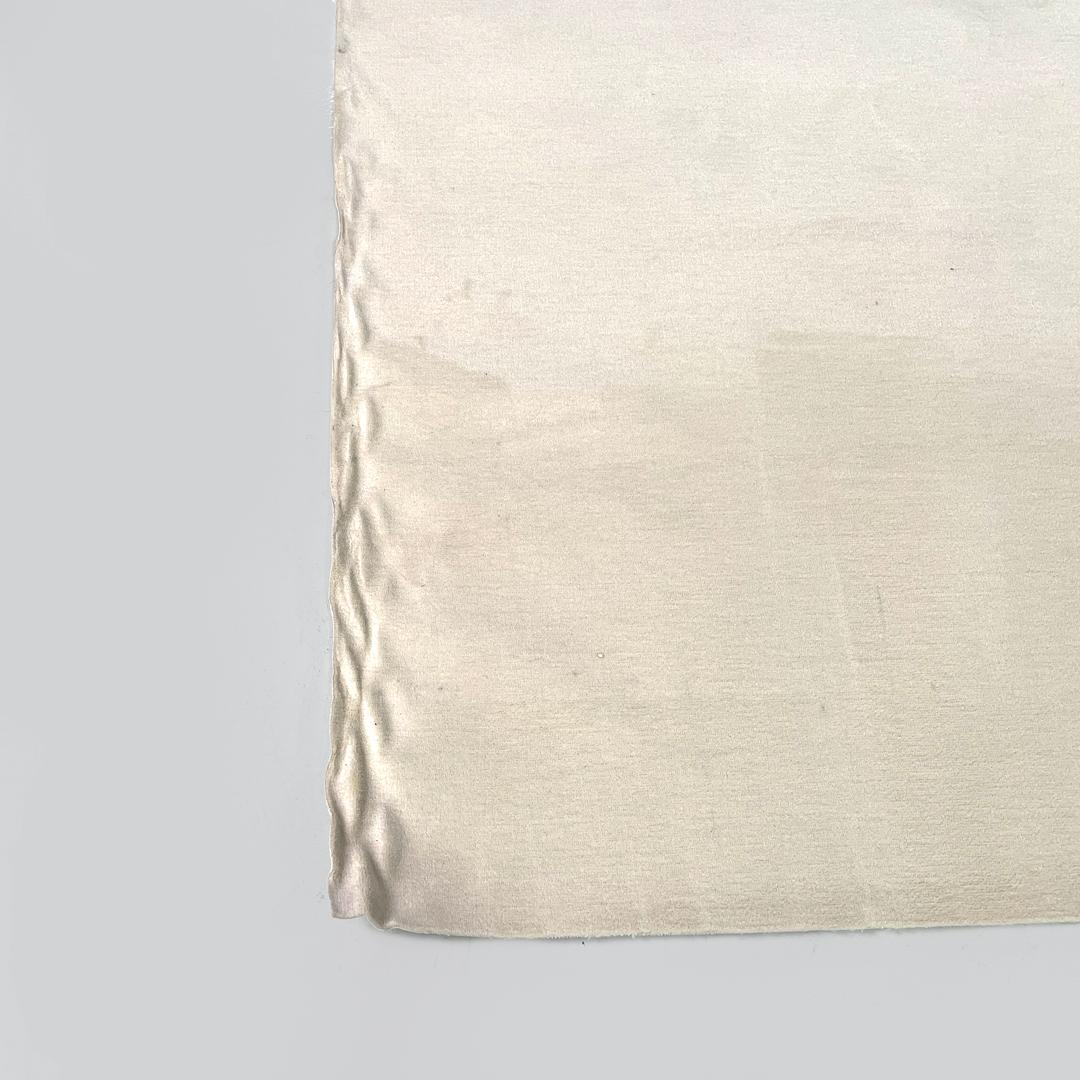 Italian post-modern rectangular synthetic short hair white carpet, 2000s For Sale 8