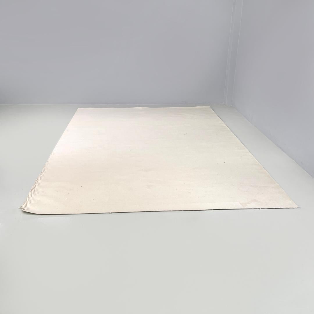 Italian post-modern rectangular synthetic short hair white carpet, 2000s
White short-pile synthetic carpet with rectangular shape. The lower part is entirely made of white plastic.
2000s.
Fair condition, with signs of aging and scattered stains.