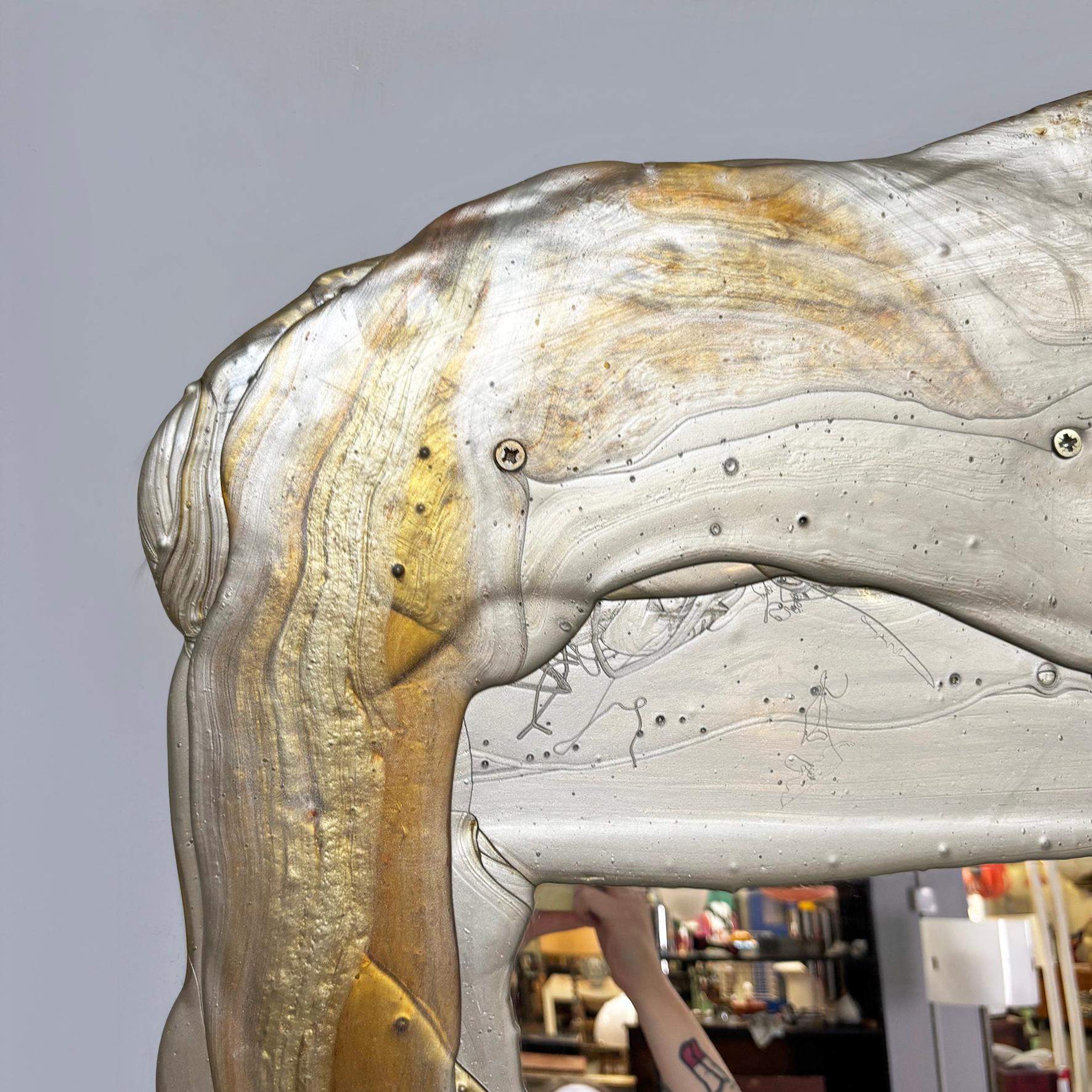 Specchio da parete italiano post-moderno in resina di Gaetano Pesce per Fish Design, 2005 in vendita 7