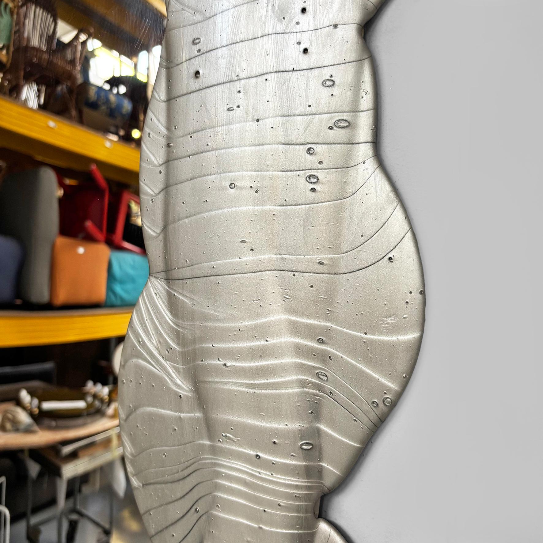 Specchio da parete italiano post-moderno in resina di Gaetano Pesce per Fish Design, 2005 in vendita 8