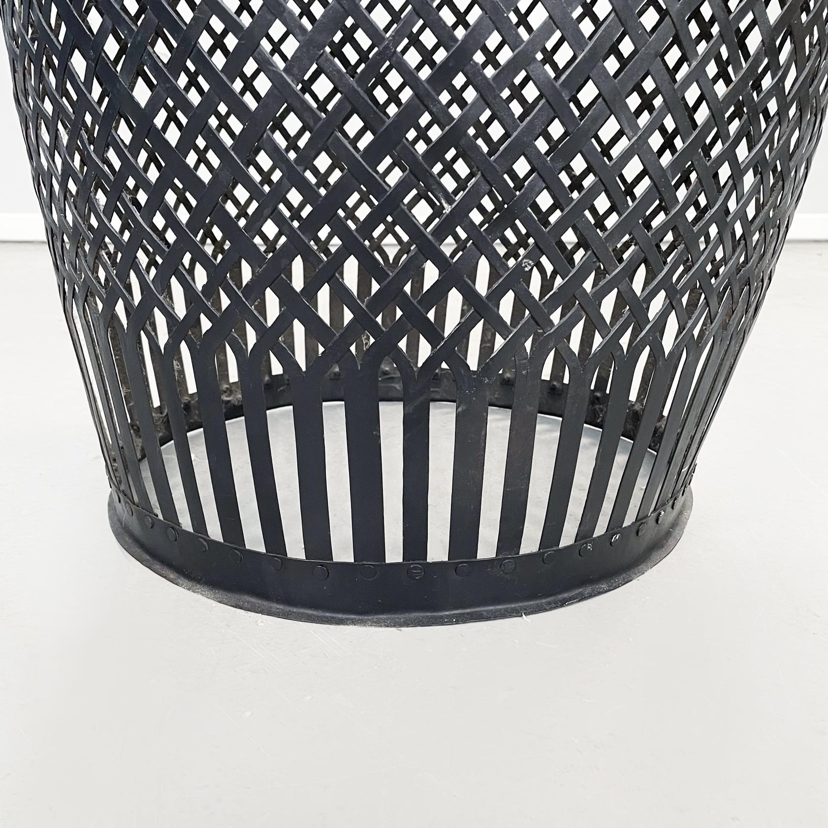 Italian Post-Modern Round Outdoor Armchair in Black Painted Iron, 2000s 9