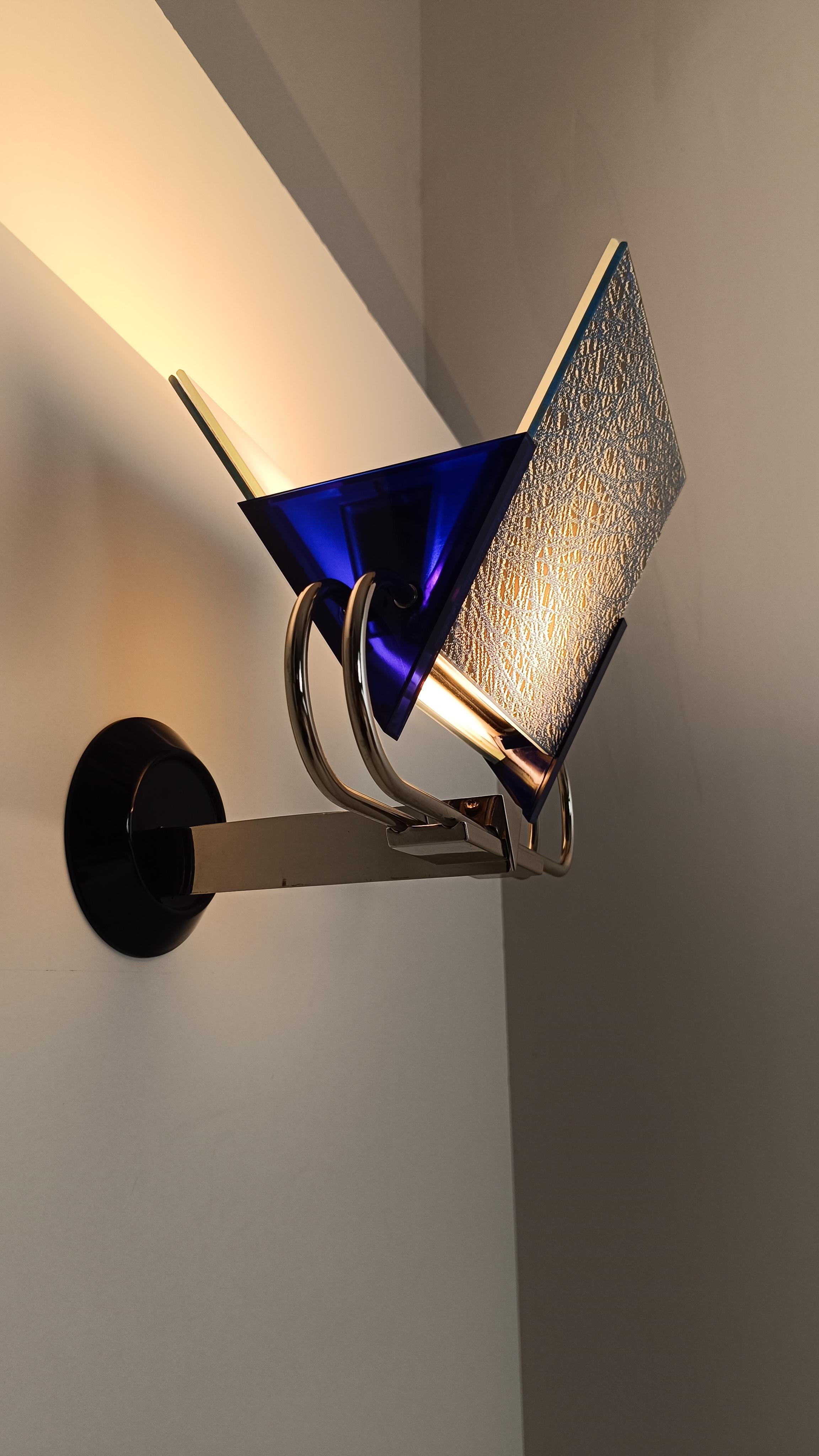 Italian Post Modern Sconce design by Perry A. King & S. Mirand for Arteluce en venta 7