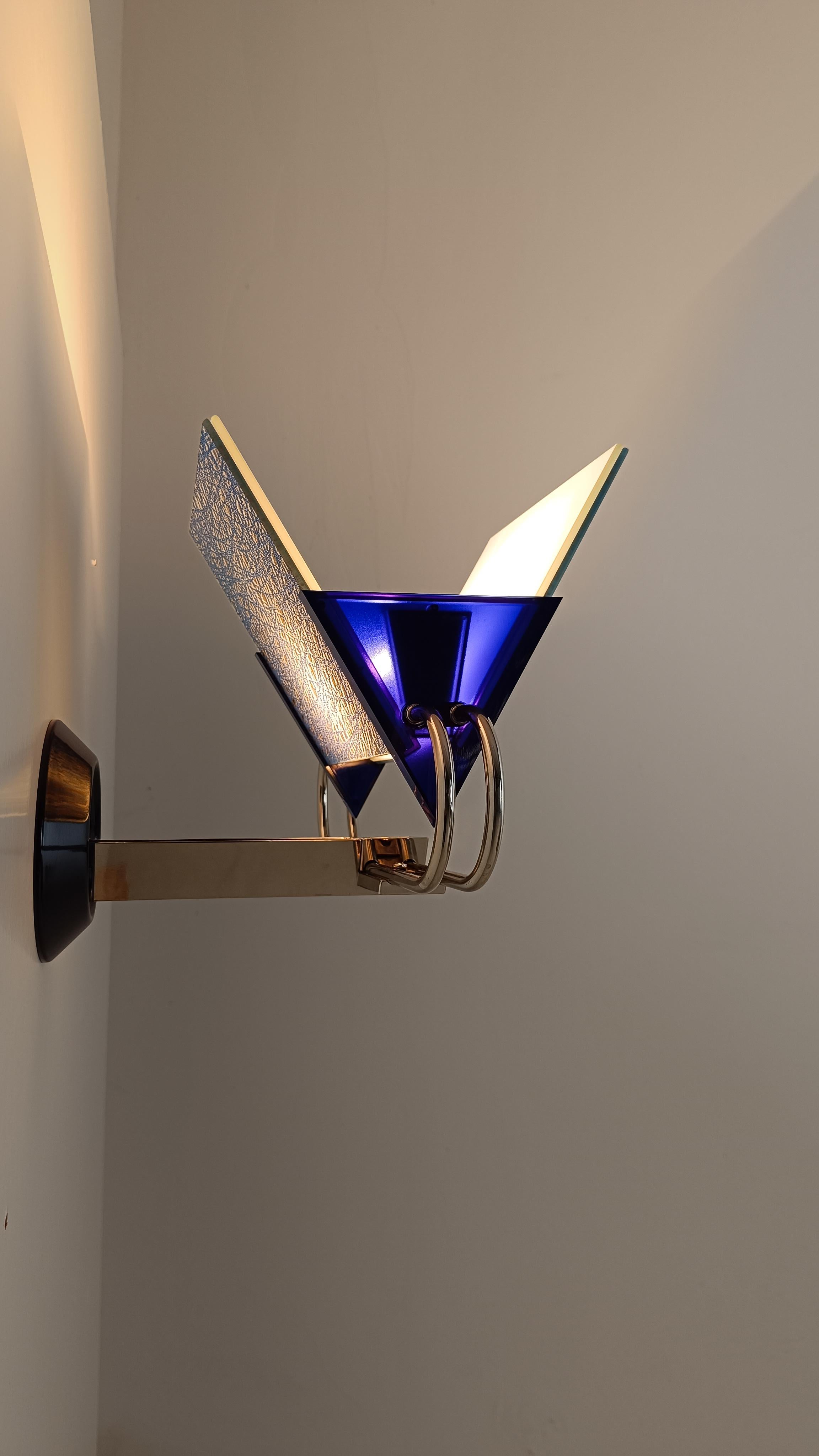 Italian Post Modern Sconce design by Perry A. King & S. Mirand for Arteluce en venta 10
