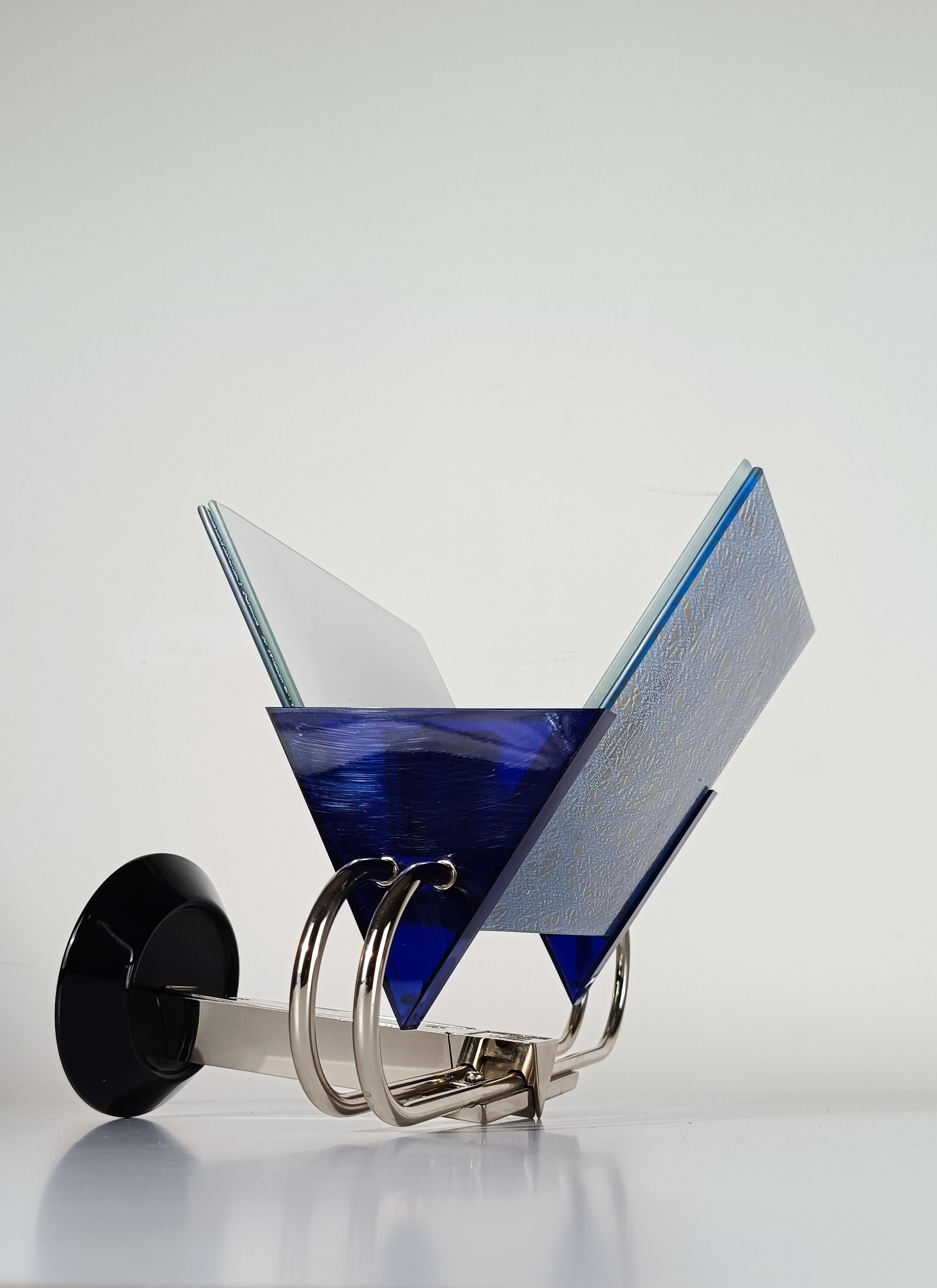 Italian Post Modern Sconce design by Perry A. King & S. Mirand for Arteluce Posmoderno en venta