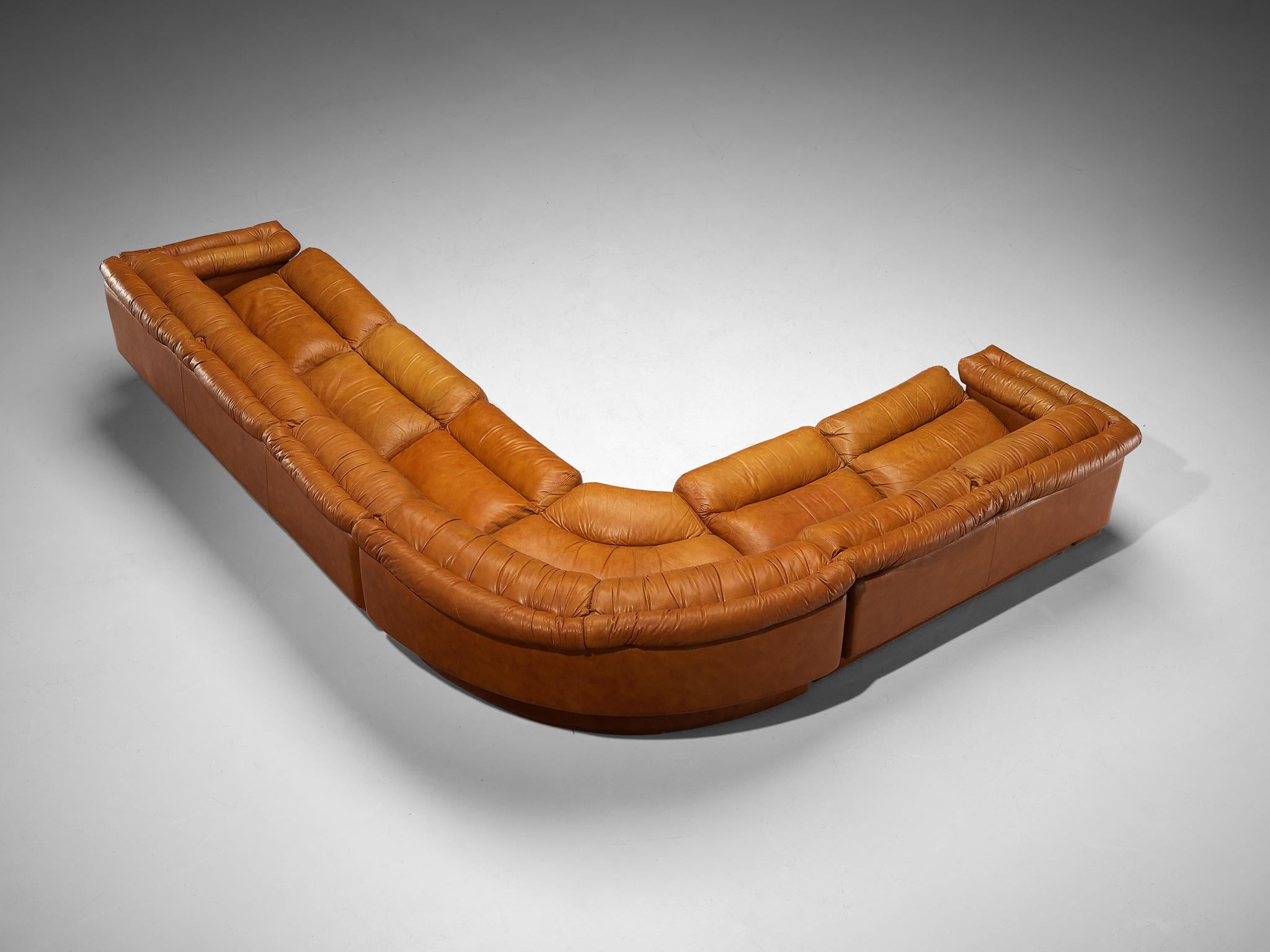 Italienisches postmodernes Ecksofa in cognacbraunem Leder im Angebot 5