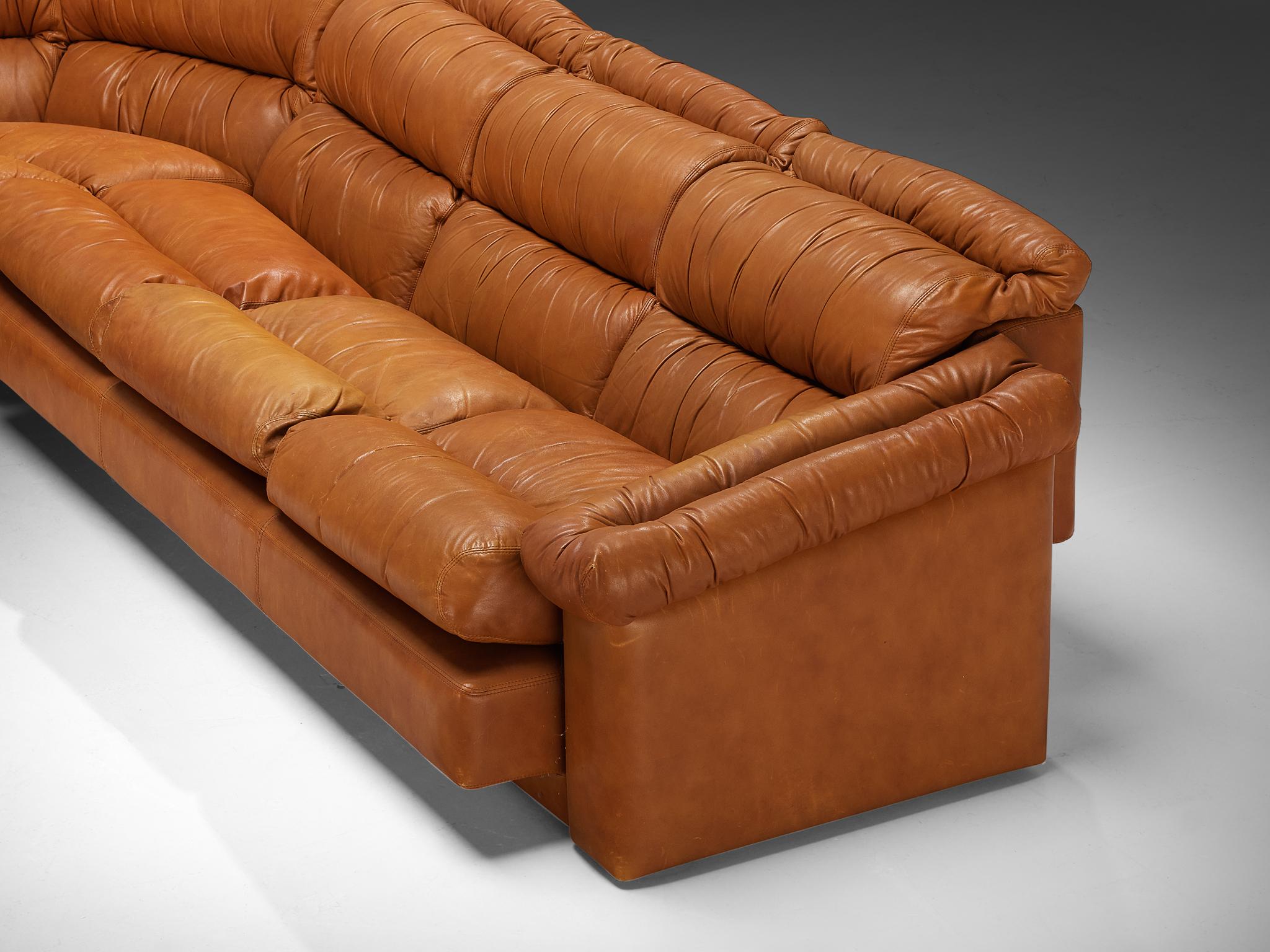 Italienisches postmodernes Ecksofa in cognacbraunem Leder im Angebot 3