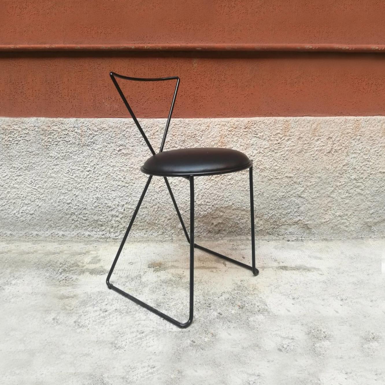 Italian Postmodern Set of 4 Black Painted Iron Rod and Leather Chairs, 1980s In Good Condition In MIlano, IT