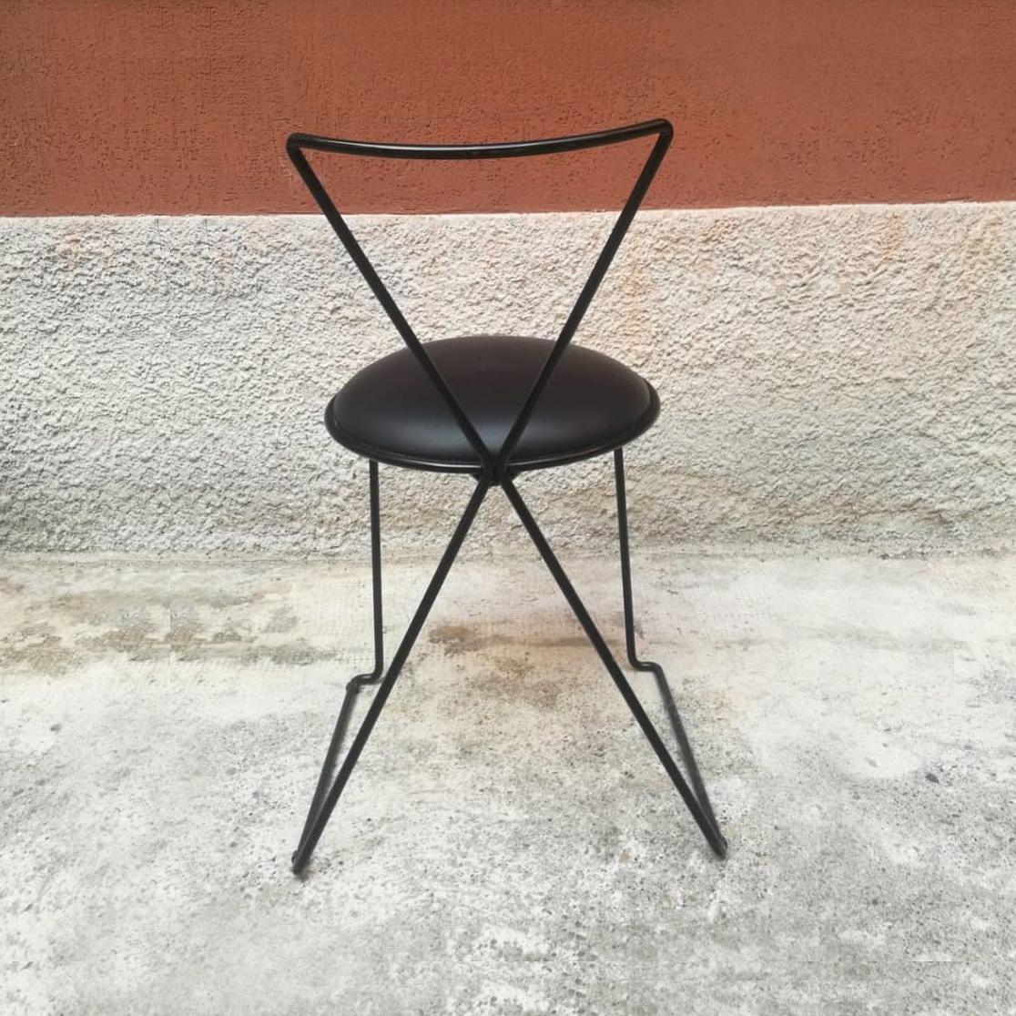 Italian Postmodern Set of 4 Black Painted Iron Rod and Leather Chairs, 1980s 1