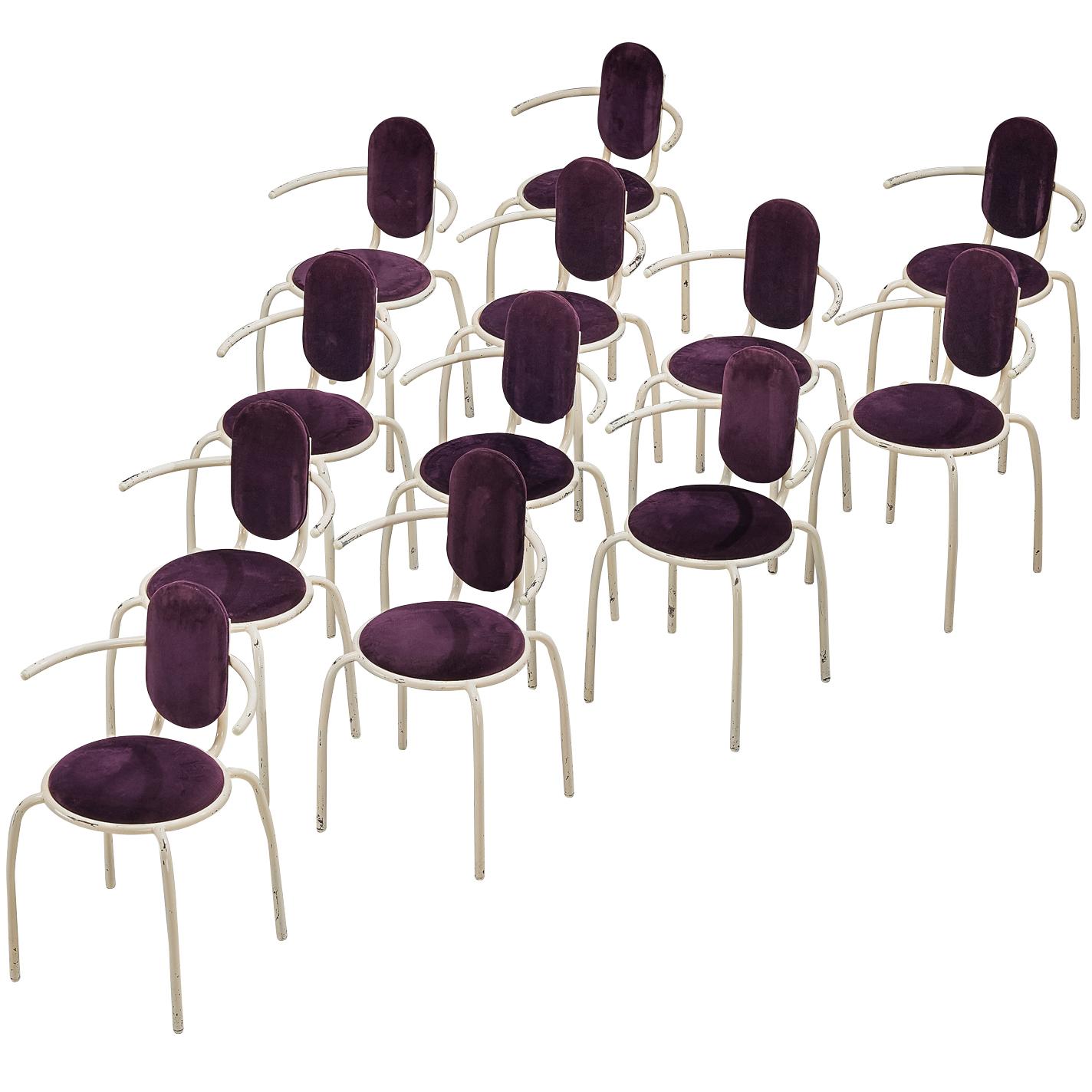 Ensemble de douze fauteuils italiens postmodernes en velours côtelé violet et acier
