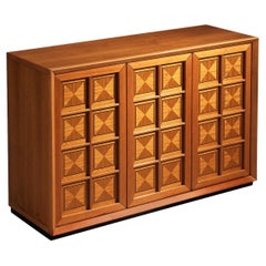 Italienisches postmodernes Sideboard mit geometrischer Front