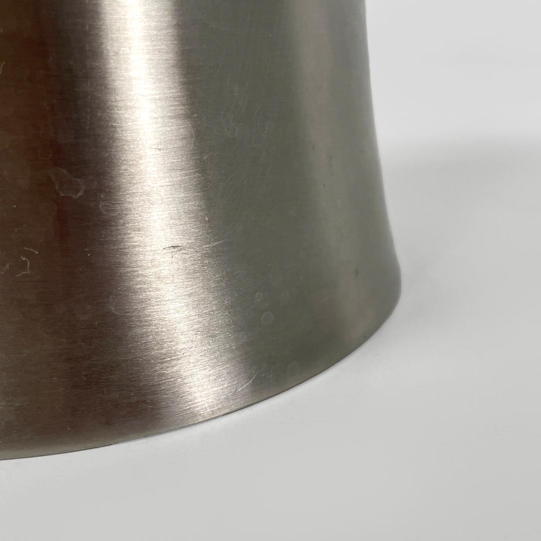 Vaso rotondo postmoderno italiano in acciaio inossidabile color argento, anni 2000 in vendita 6