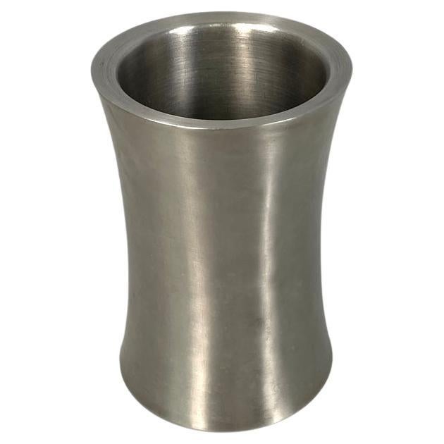 Vaso rotondo postmoderno italiano in acciaio inossidabile color argento, anni 2000 in vendita