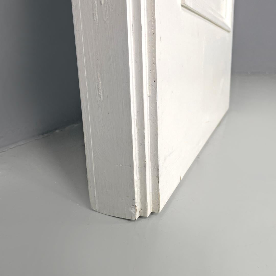Italian post-modern single door in white painted wood with decoration, 2000s For Sale 14