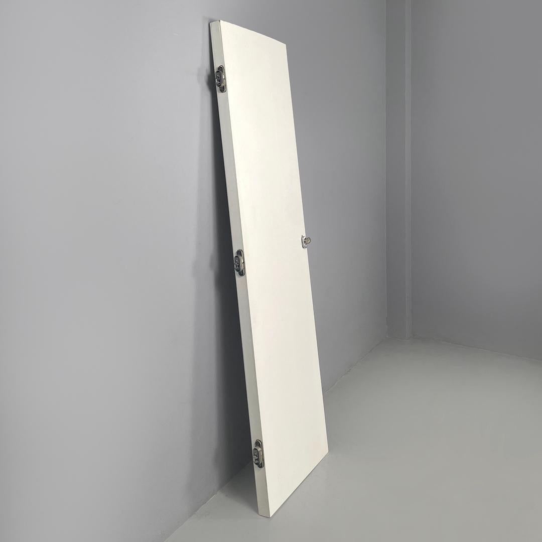 Italian post-modern single door in white painted wood with decoration, 2000s
Single swing door entirely in white painted wood. One 