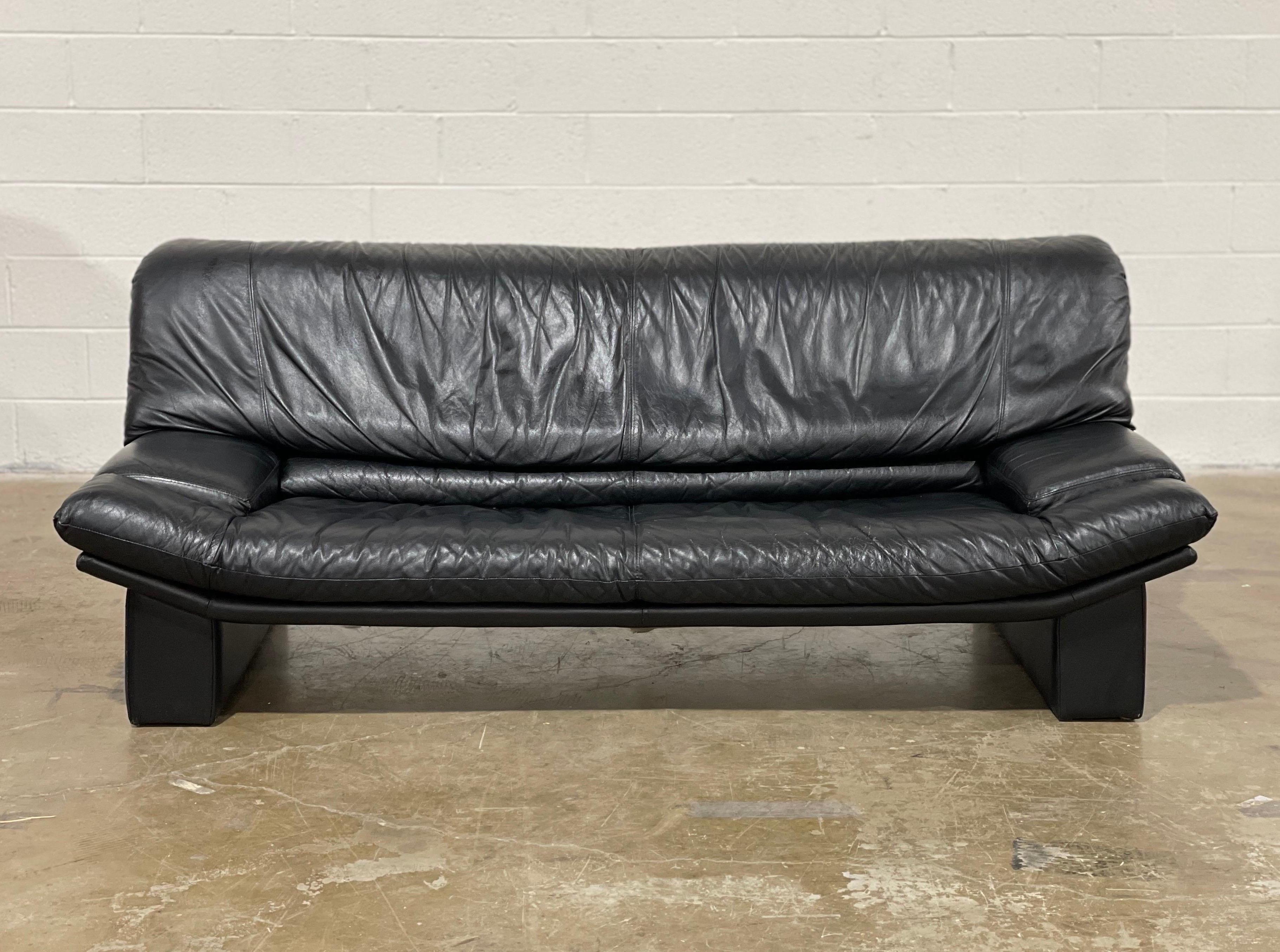 nicoletti salotti leather sofa