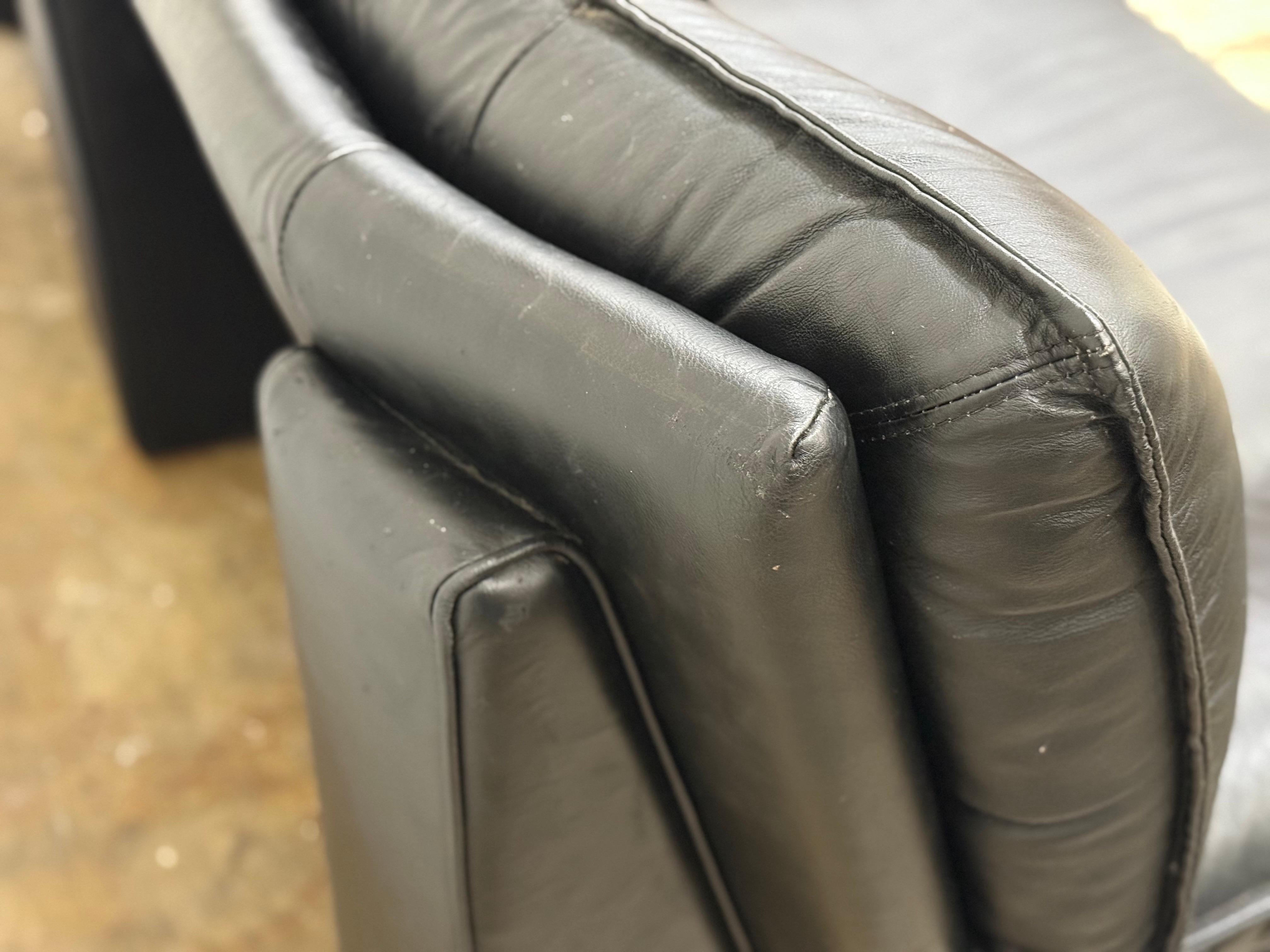 Italian Post Modern Sofa by Nicoletti Salotti, Vintage Black Leather en vente 2