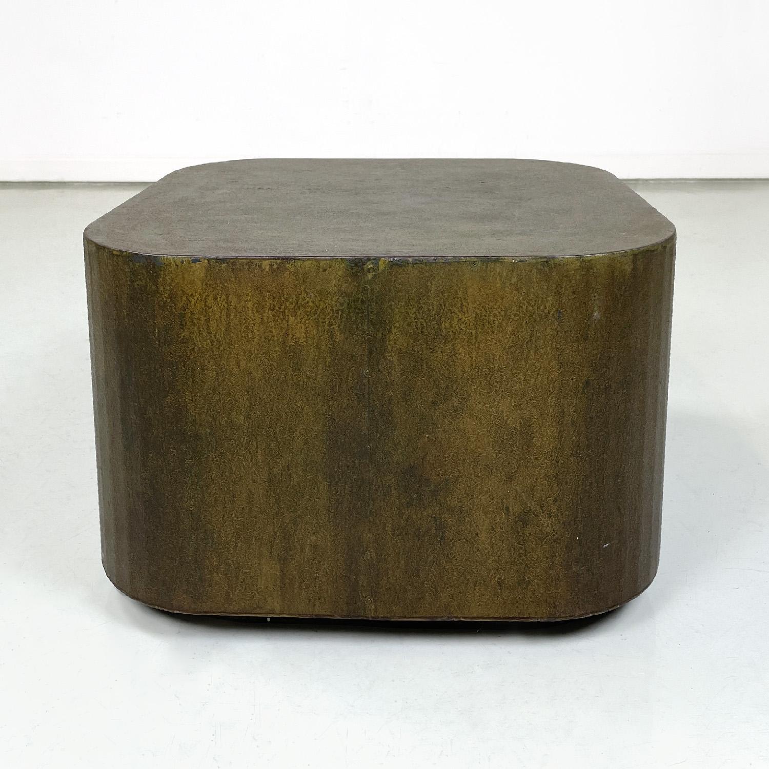 Italian post-modern squared coffee table or pedestal in Corten steel, 2000s
Corten steel coffee table or pedestal with square base. The corners are rounded, it has a slightly smaller base than the main structure. Can also be used in an outdoor