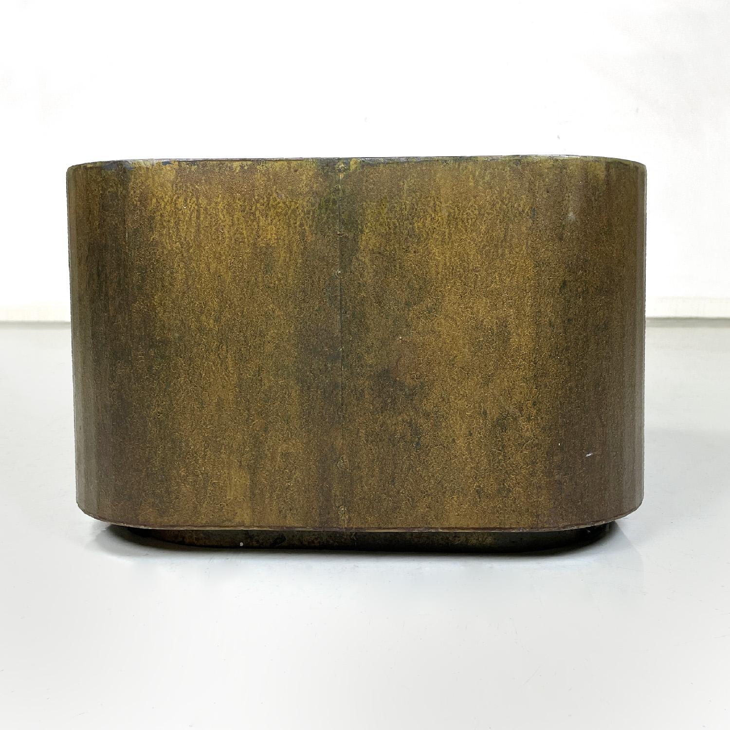 Table basse ou piédestal italienne post-moderne carrée en acier Corten, années 2000 Bon état - En vente à MIlano, IT