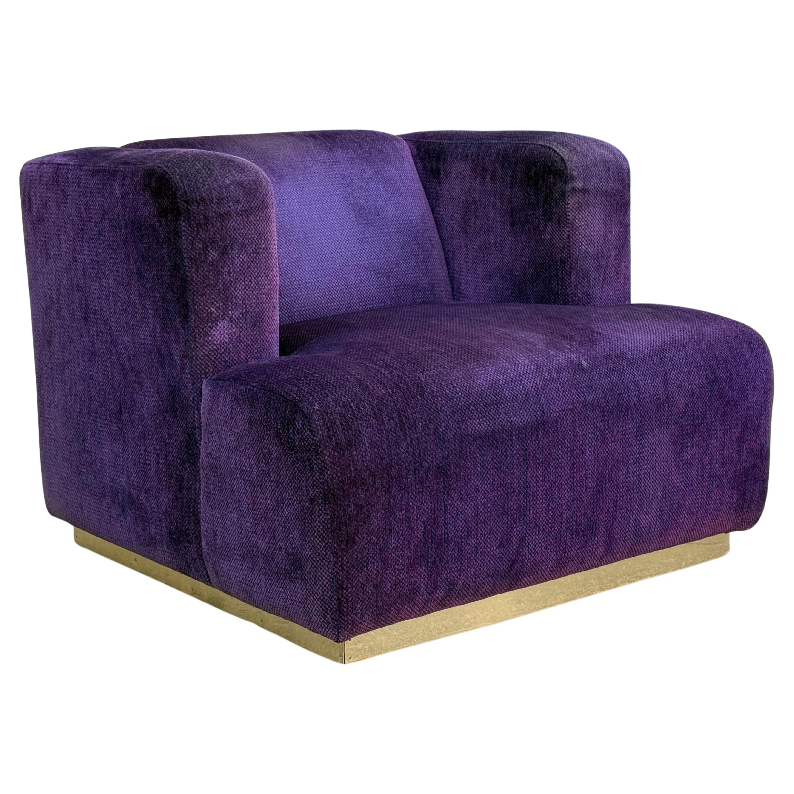 Chaise pivotante vintage post moderne. Tissu de velours original et étonnant. Italie, vers 1979.

Cette chaise est tout simplement incroyable. Il s'agit d'une pièce qui provient d'une succession de chefs-d'œuvre post-modernes italiens. 

Très bon