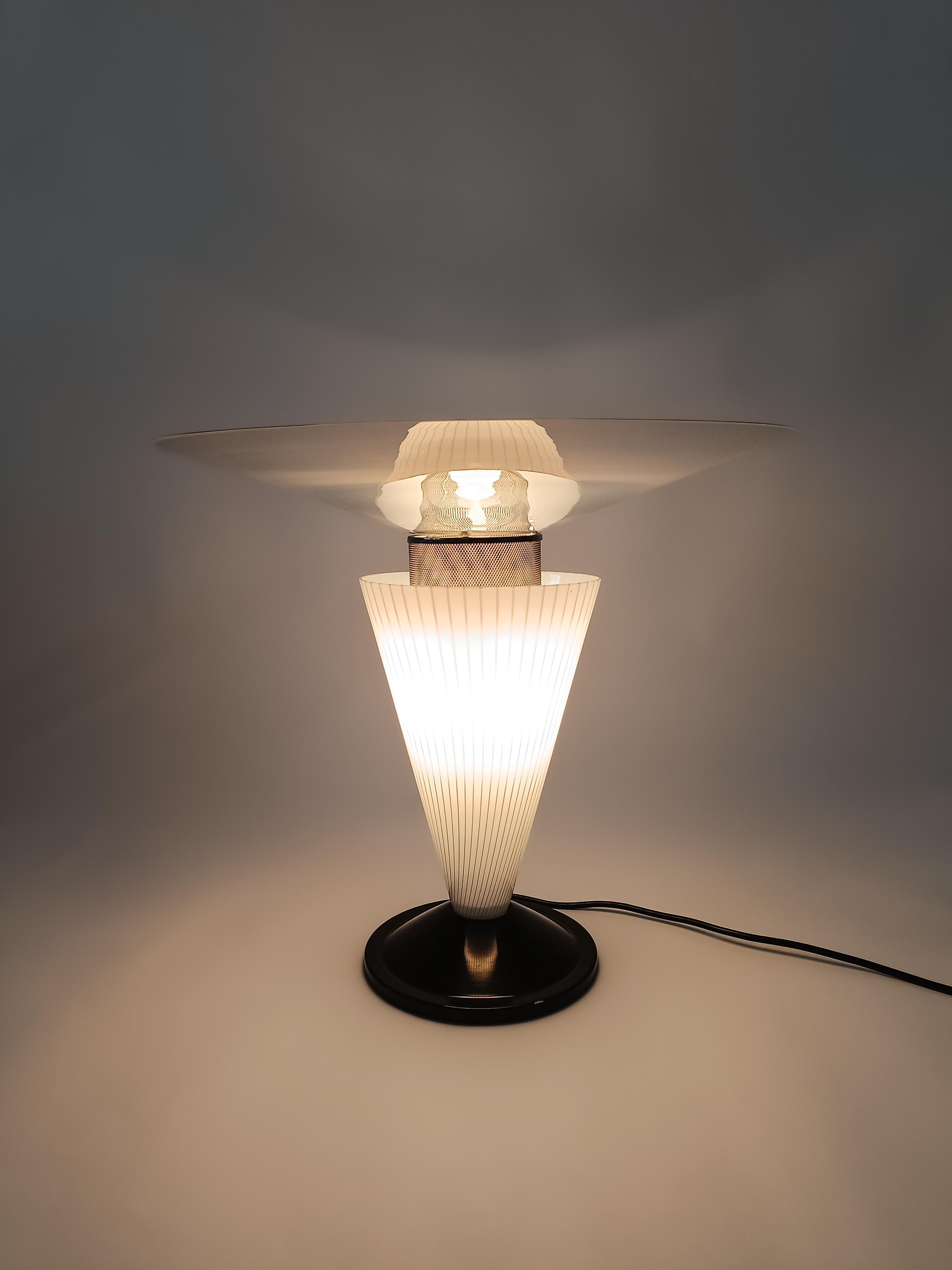 Italian Post Modern Table Lamp made in Murano Glass in the style of Umberto Riva For Sale 9