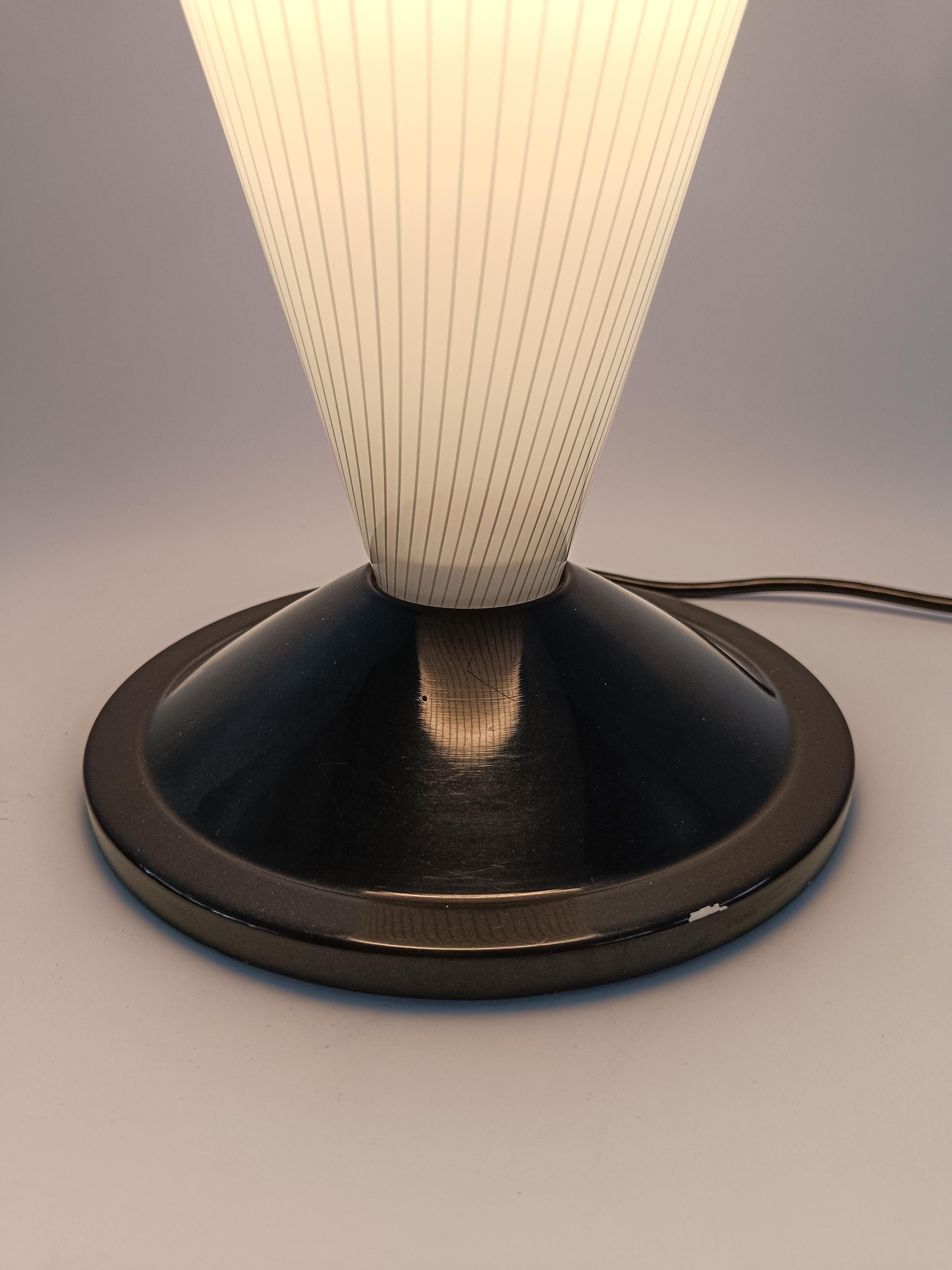 Italian Post Modern Table Lamp made in Murano Glass in the style of Umberto Riva For Sale 10