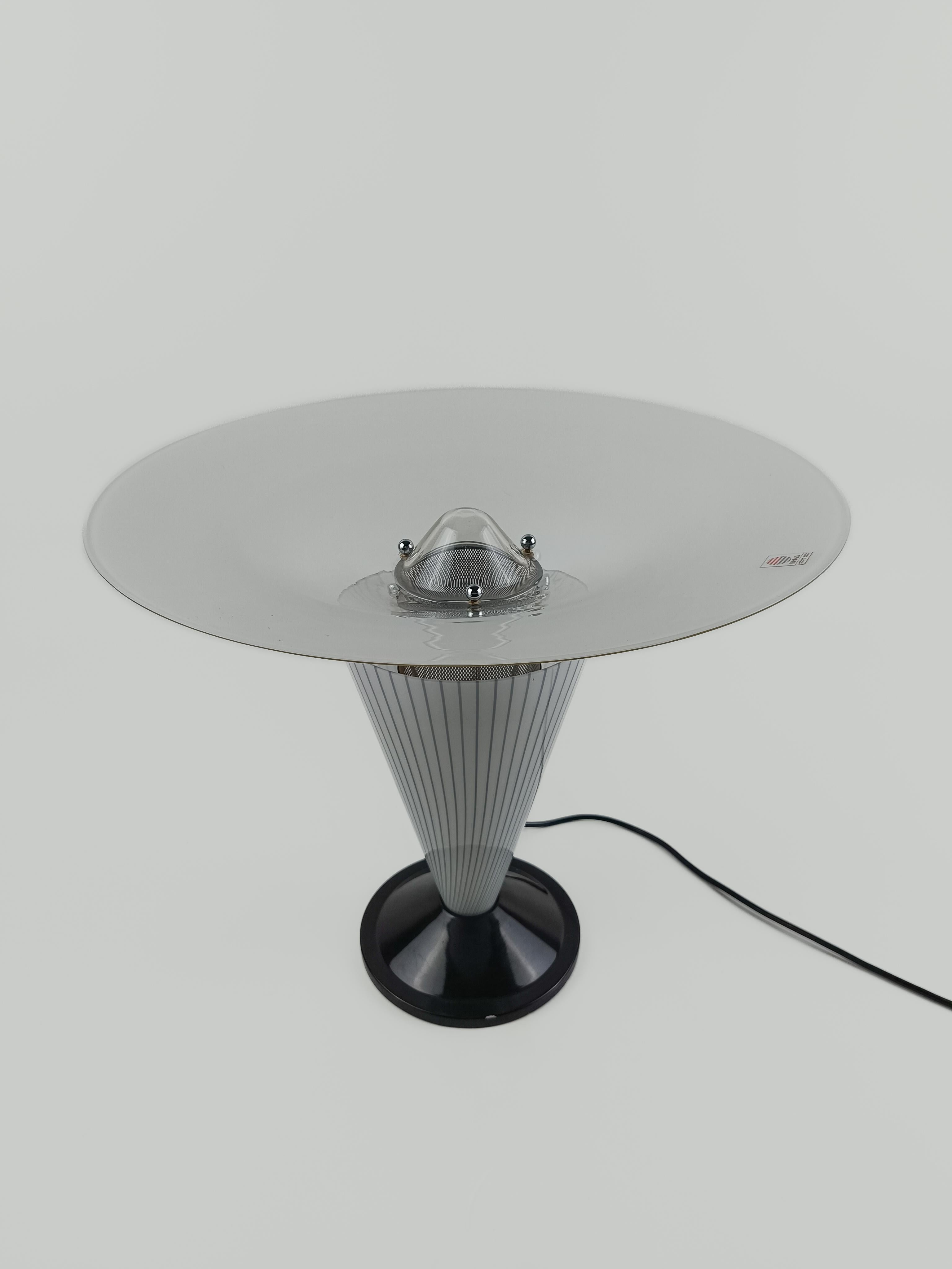 Post-Modern Italian Post Modern Table Lamp made in Murano Glass in the style of Umberto Riva For Sale