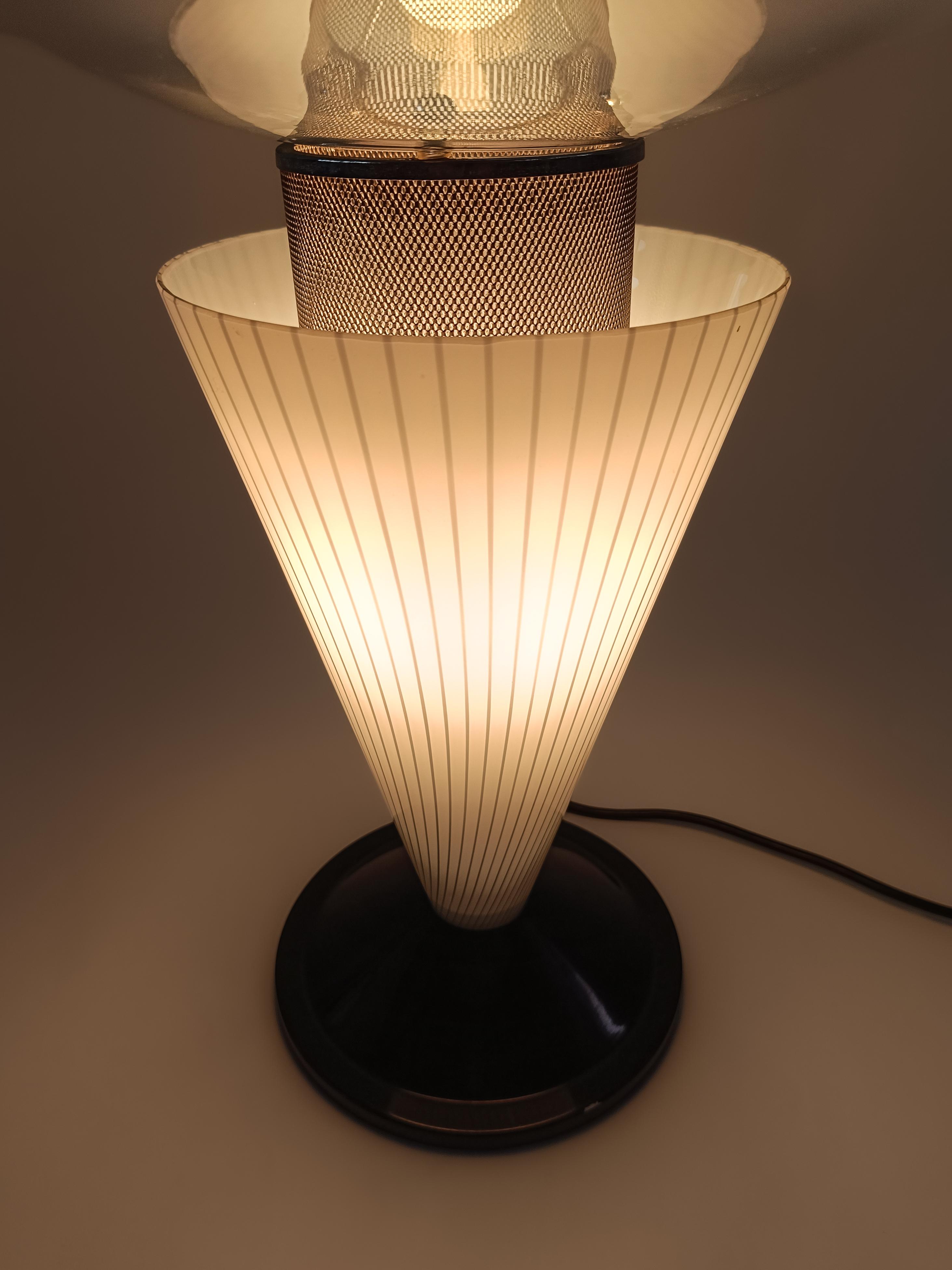 Italian Post Modern Table Lamp made in Murano Glass in the style of Umberto Riva For Sale 1