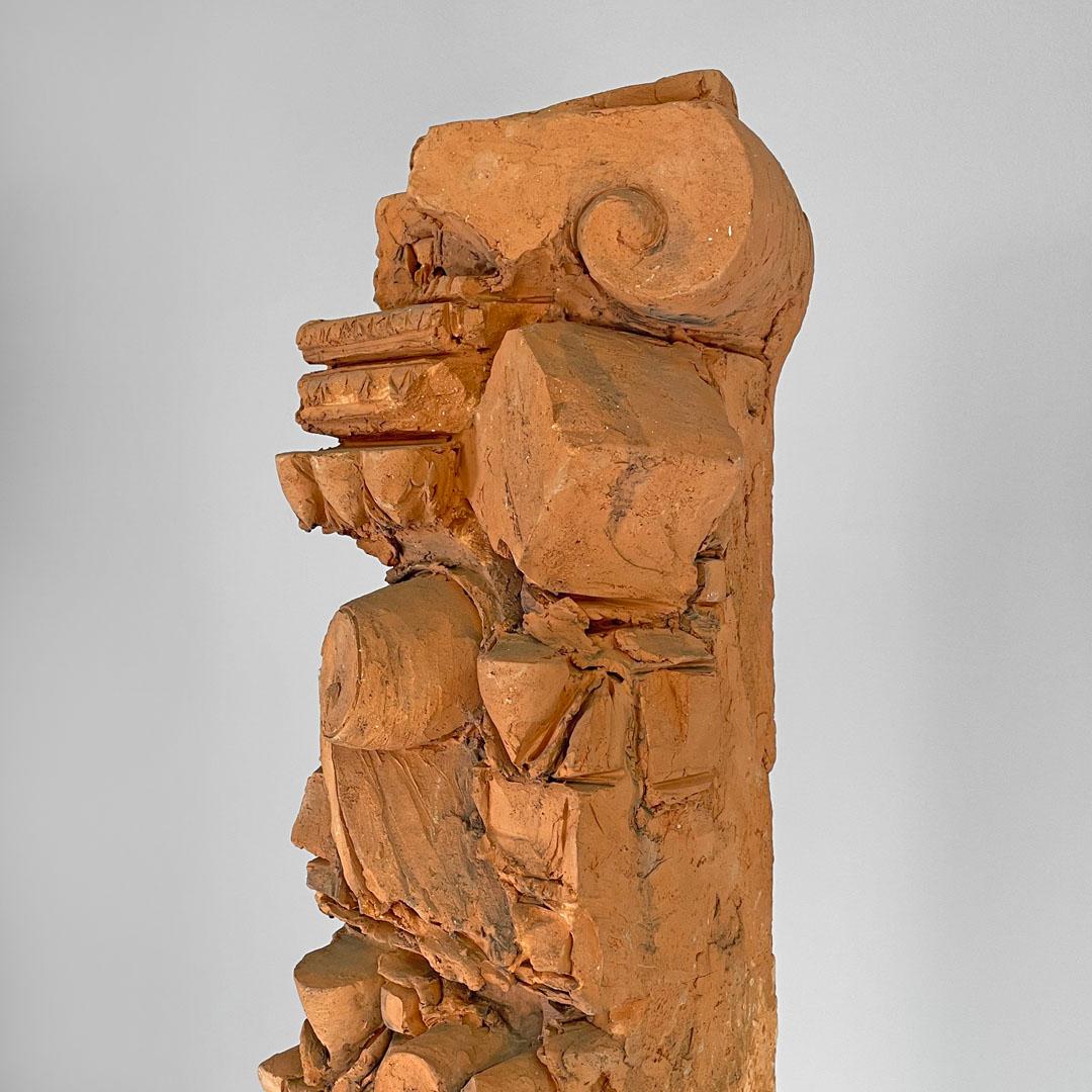 Italienische postmoderne Terrakotta-Skulptur von Edmondo Cirillo, 1996 im Angebot 1
