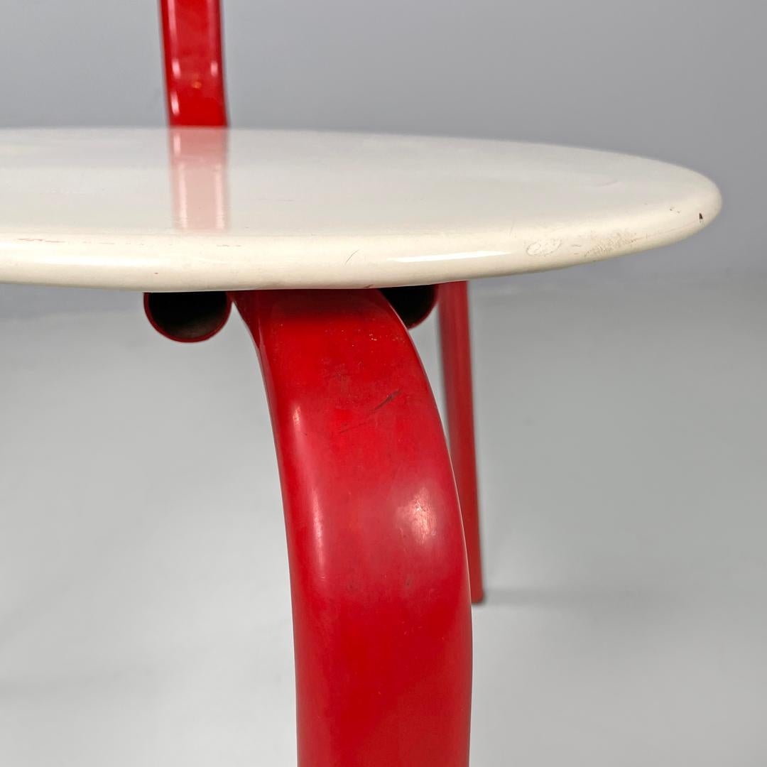 Italian post-modern three legged red and white metal chair with round seat 1980s For Sale 10