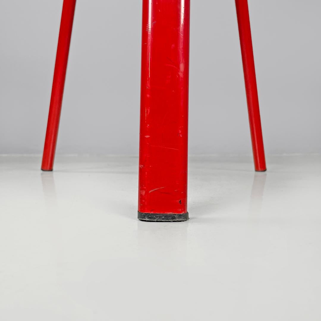 Italian post-modern three legged red and white metal chair with round seat 1980s For Sale 12