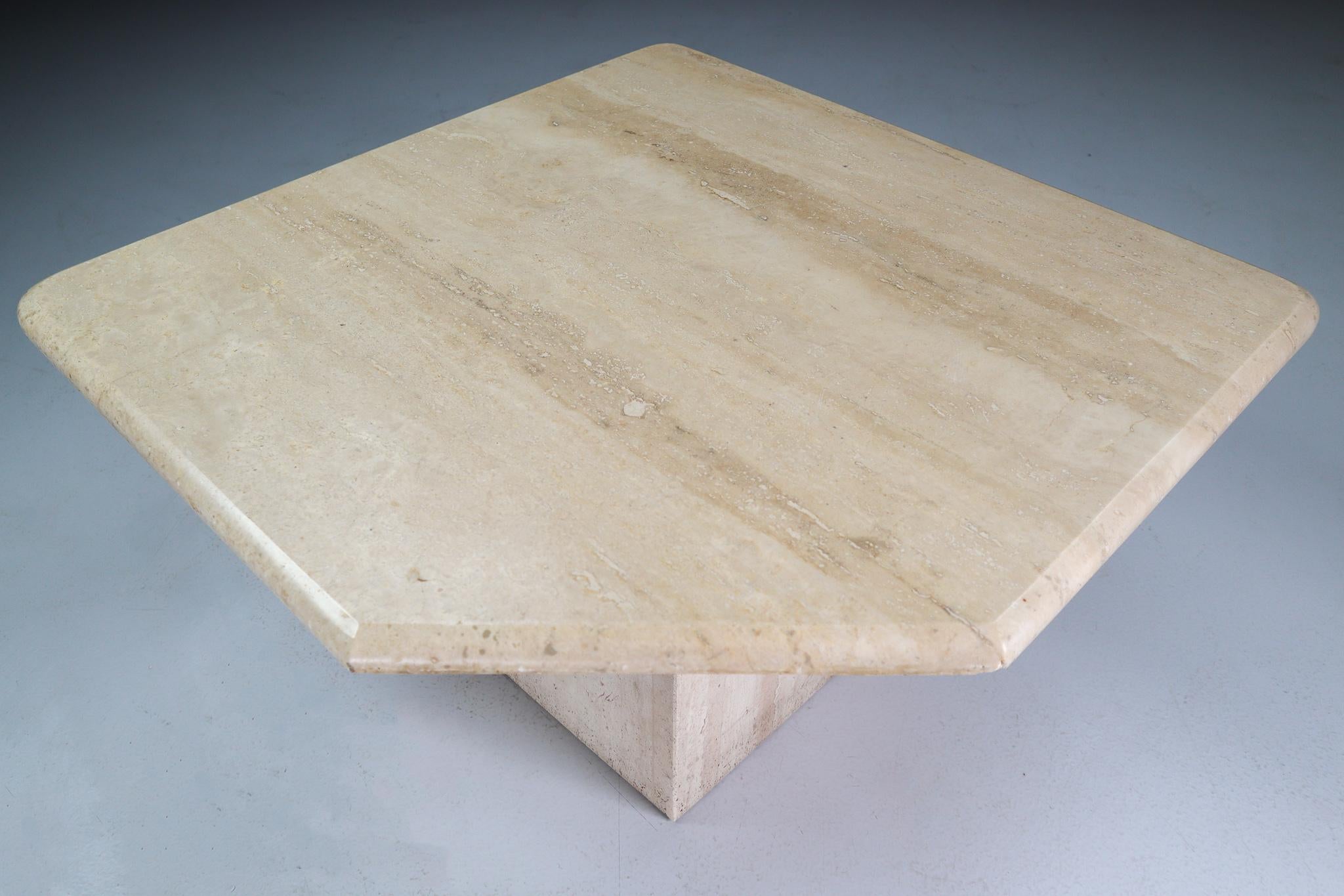 Modern Roche Bobois Style Travertine Side or End Table, Italy 1970s

This beautiful post-modern travertine side coffee table, circa the 1970s, has beautiful graining and a pentagonal top. This sculptural travertine side table would work great in a