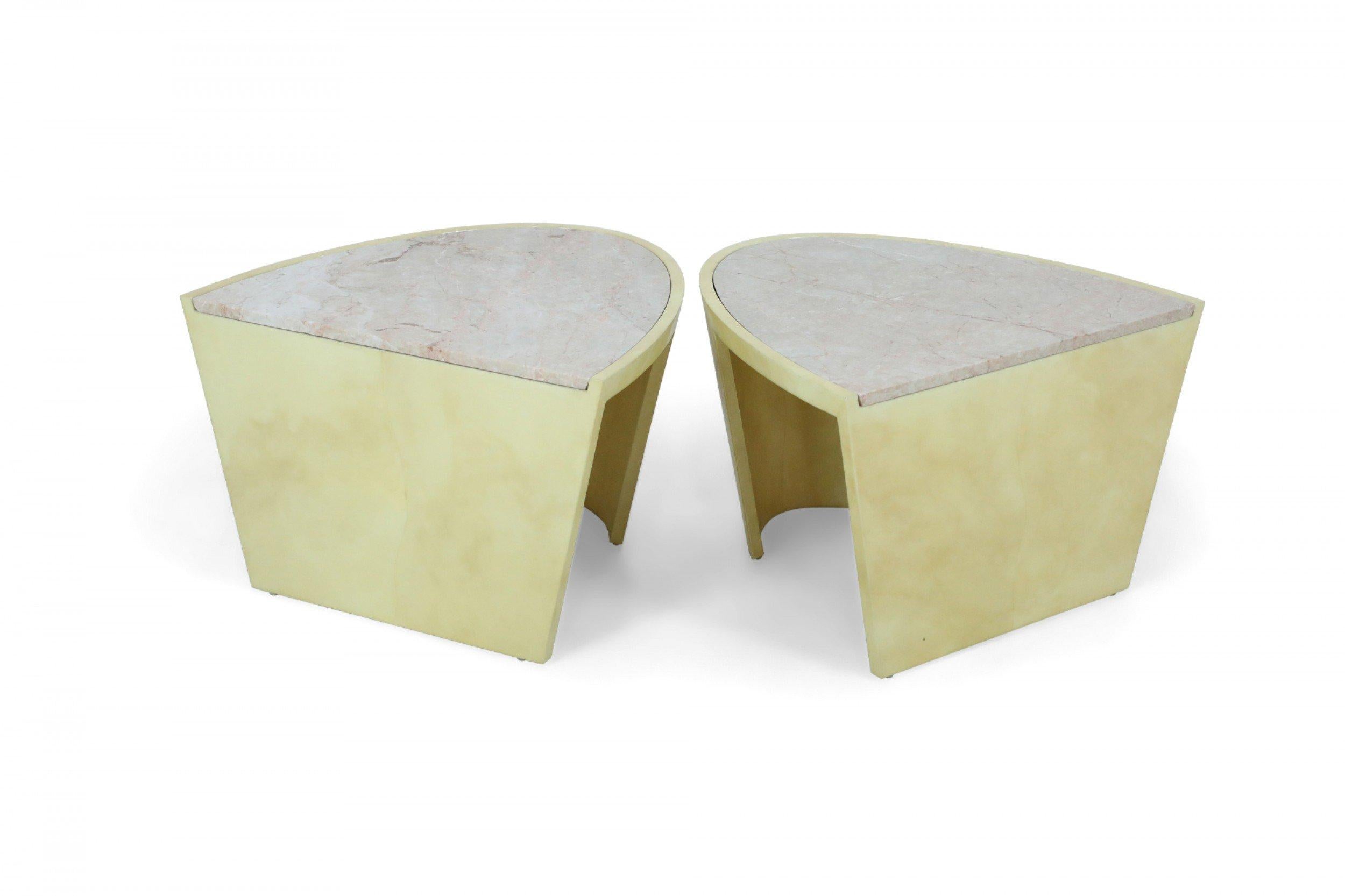 Table basse ovale italienne post-moderne de deux pièces en parchemin et marbre en vente 1
