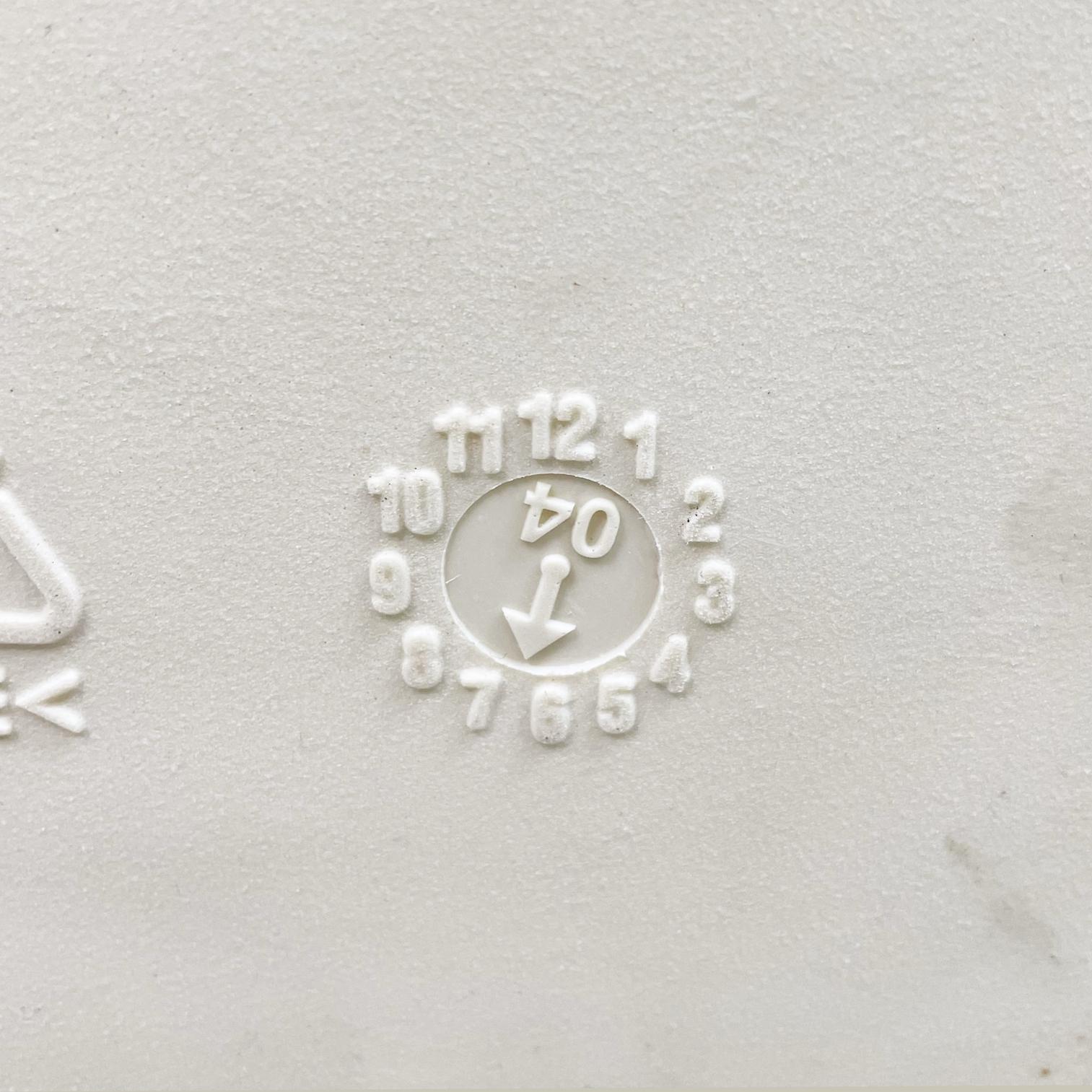 Italienischer postmoderner weißer Kunststoffhocker Tokyo Pop von Yoshioka Driade, 2000er Jahre im Angebot 10