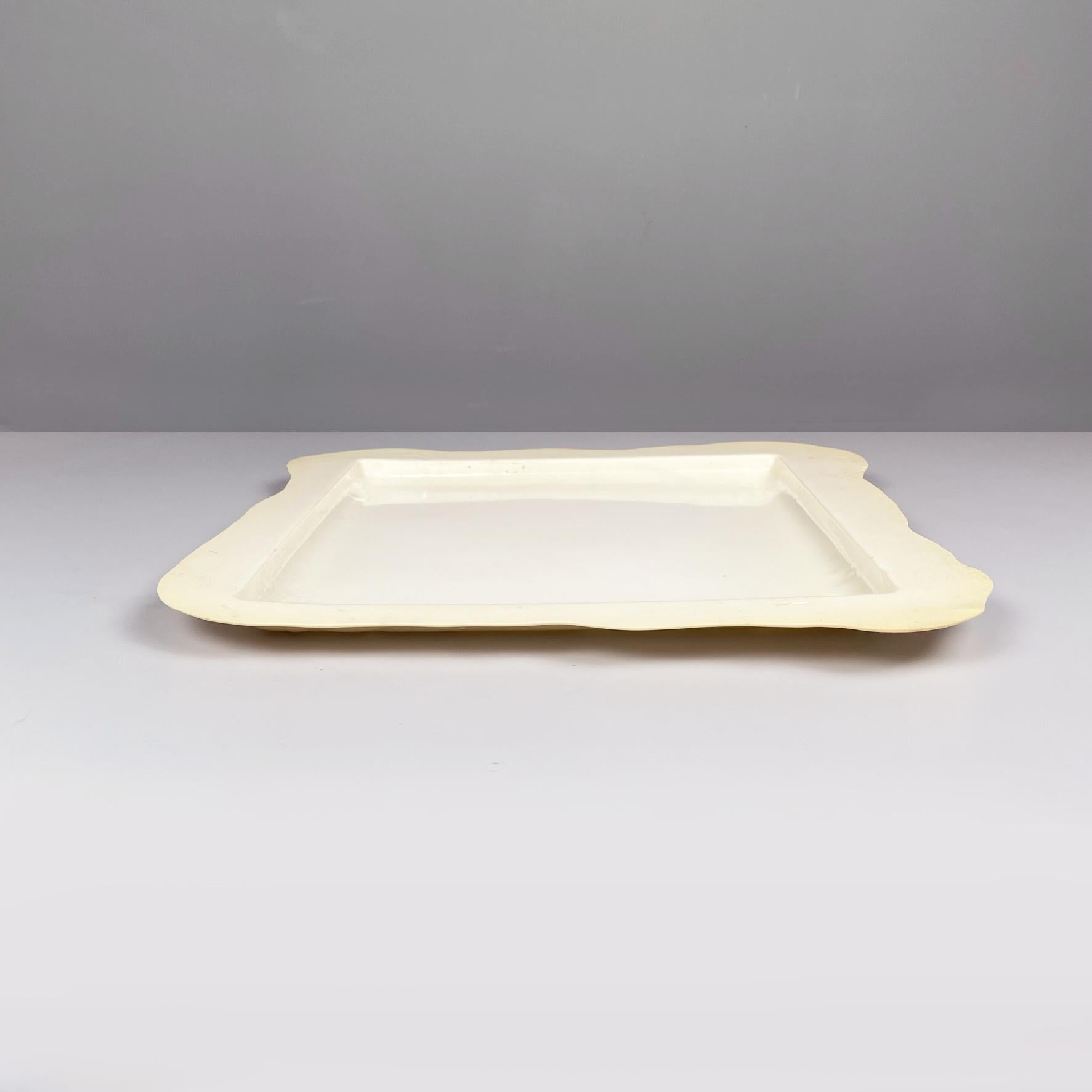 Italian post-modern White Resin try-tray by Gaetano Pesce for Fish Design, 2000s In Good Condition For Sale In MIlano, IT