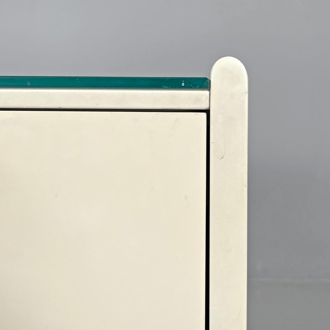 Italian post-modern white wood chest of drawers with black plastic handles 1980s For Sale 6