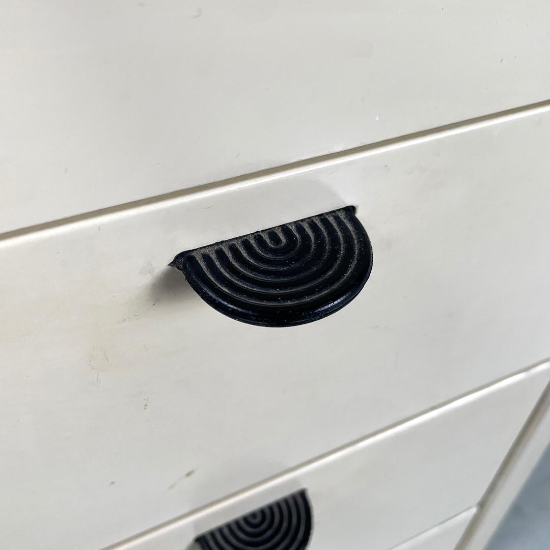 Italian post-modern white wood chest of drawers with black plastic handles 1980s For Sale 12