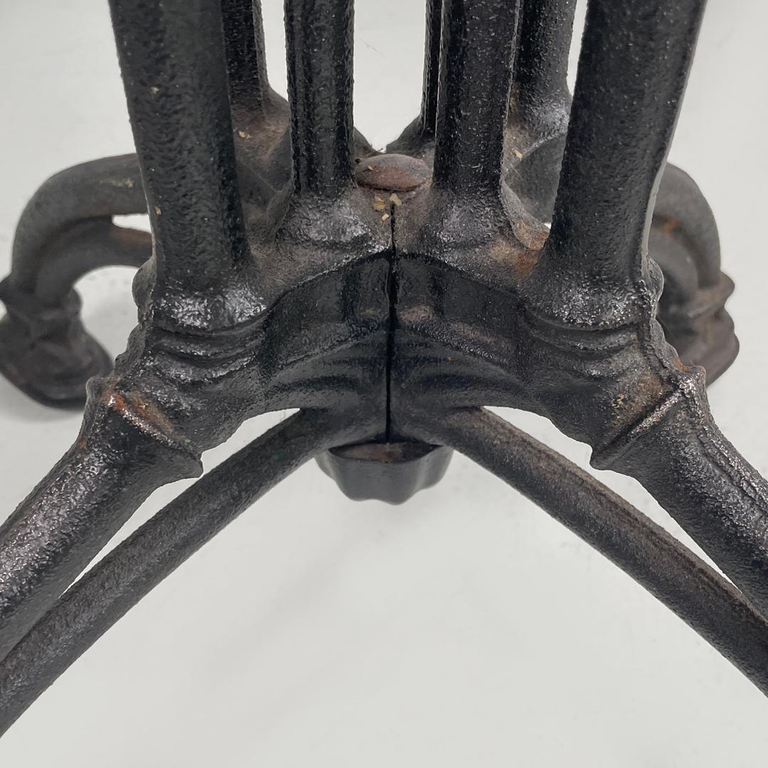 Table de bar italienne post-moderne et décorée en fonte noire, années 1990 en vente 8