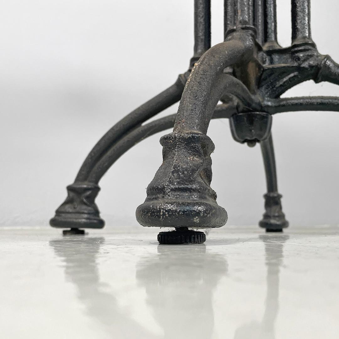 Table de bar italienne post-moderne et décorée en fonte noire, années 1990 en vente 10