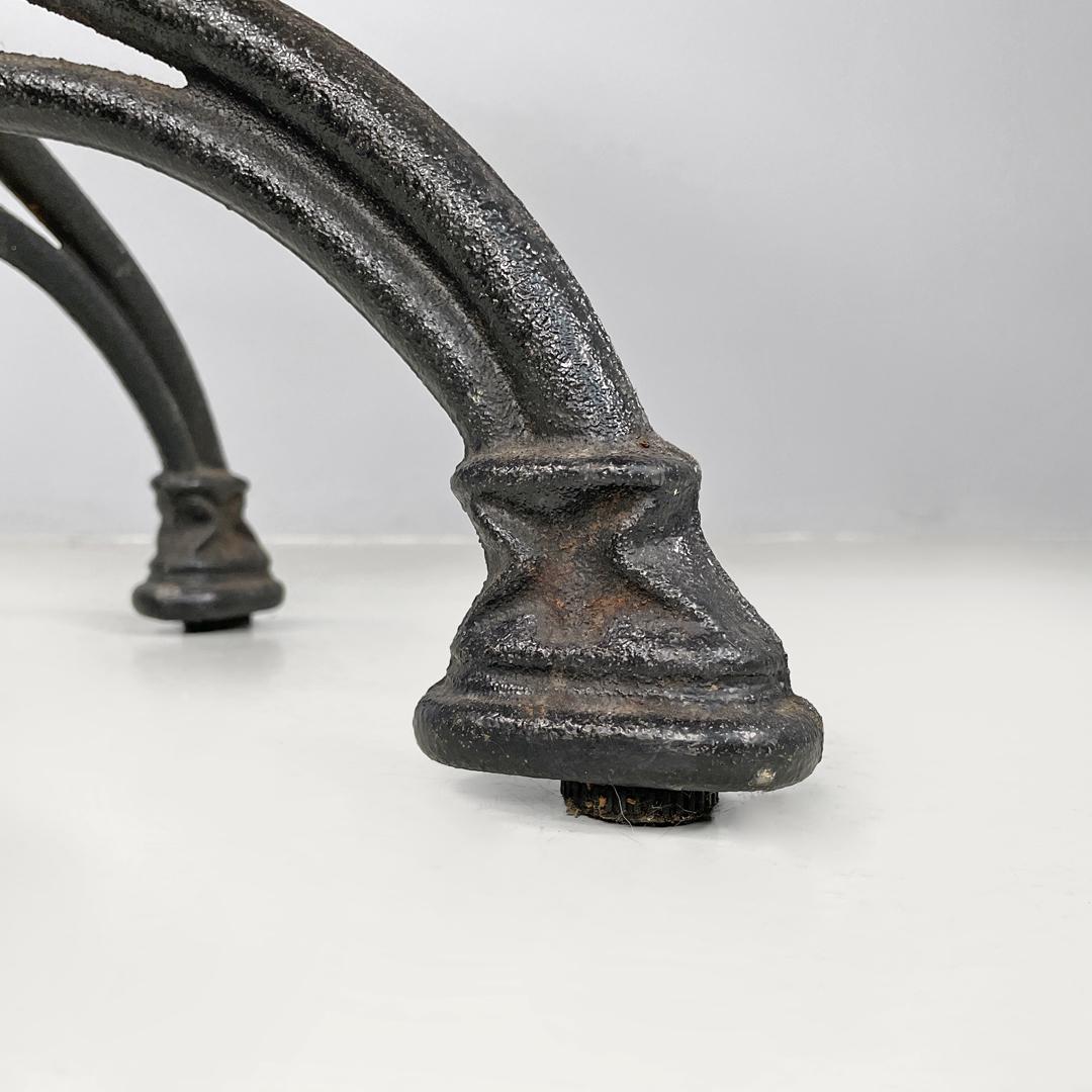 Table de bar italienne post-moderne et décorée en fonte noire, années 1990 en vente 11