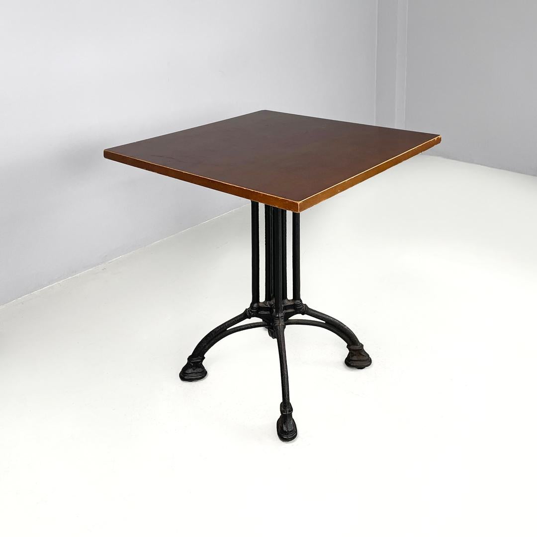 Fin du 20e siècle Table de bar italienne post-moderne et décorée en fonte noire, années 1990 en vente