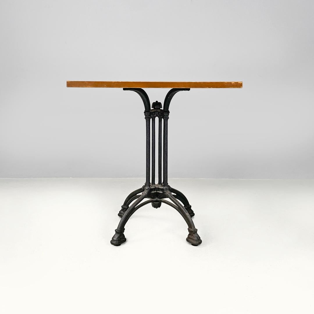 Fer Table de bar italienne post-moderne et décorée en fonte noire, années 1990 en vente