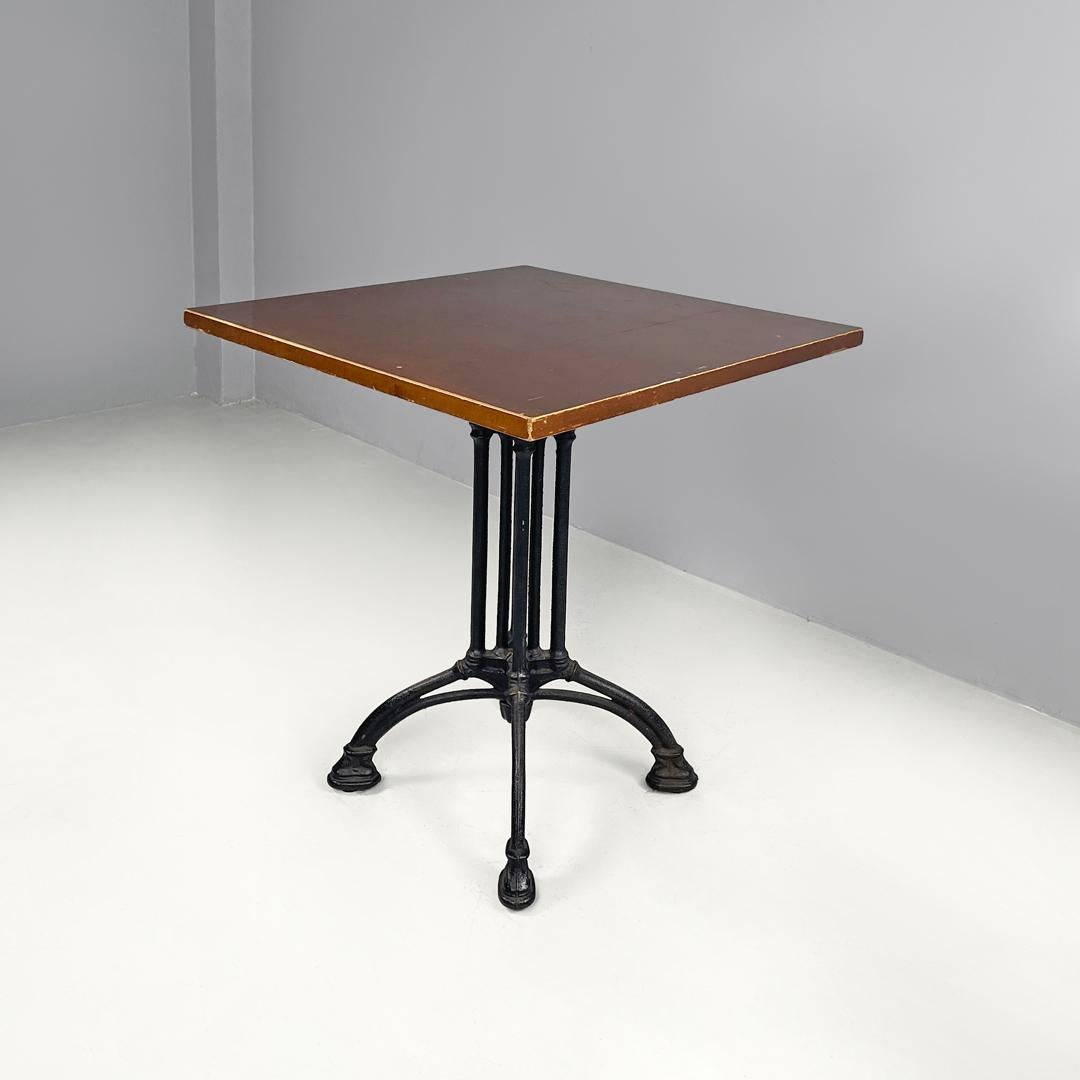 Italienische postmoderne Bartische aus Holz mit Holzplatte und verziertem schwarzem Gusseisen, 1990er Jahre (Ende des 20. Jahrhunderts) im Angebot