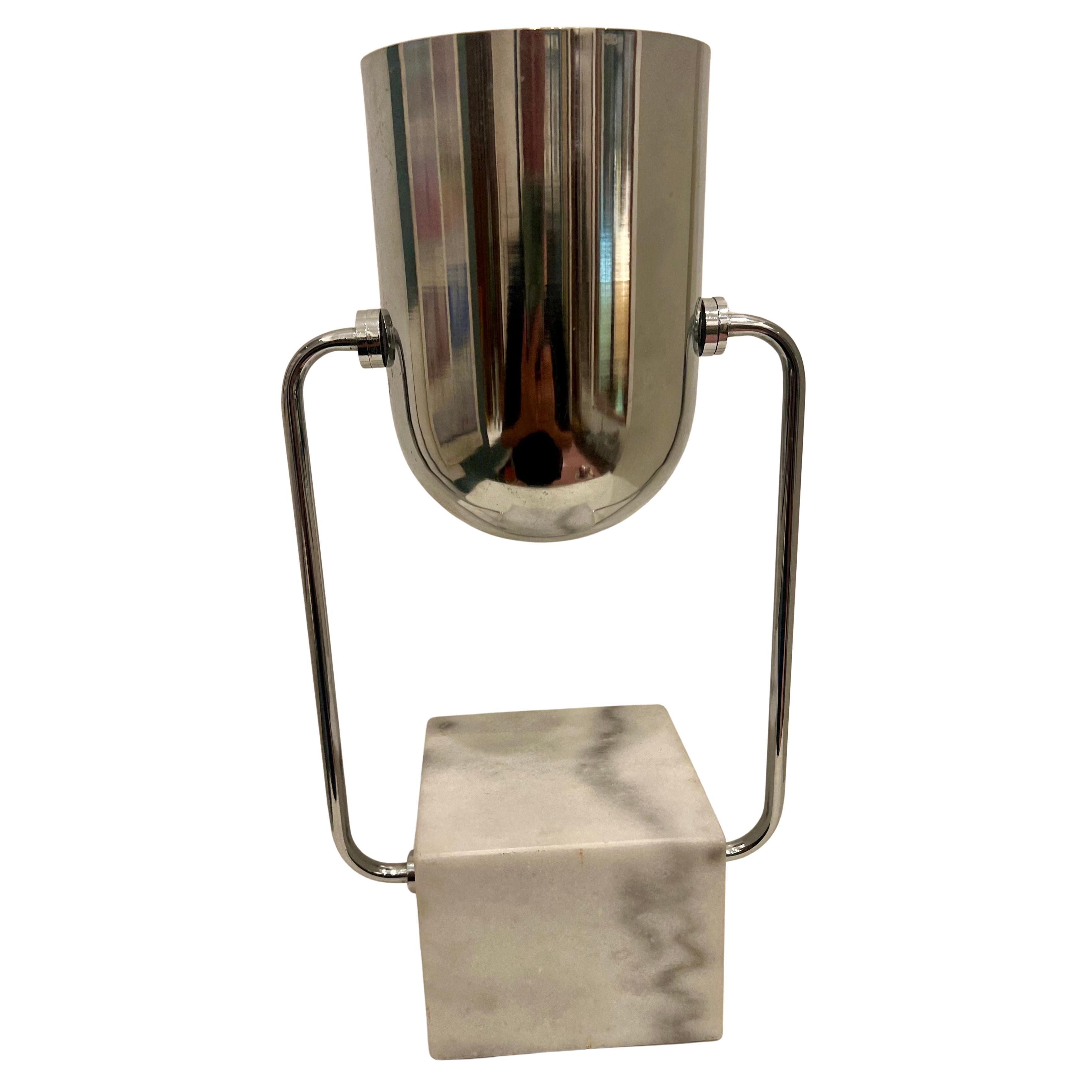 Lampada da tavolo spot postmoderna italiana degli anni '70 in marmo e cromo lucidato In condizioni buone in vendita a San Diego, CA