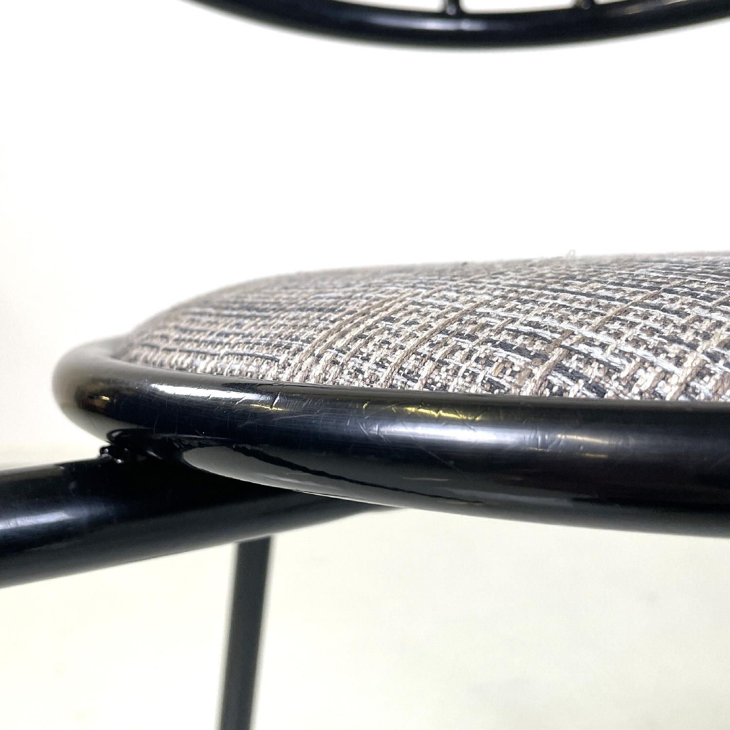 Chaises postmodernes italiennes en métal noir et tissu gris à assise ronde, années 1980. en vente 4