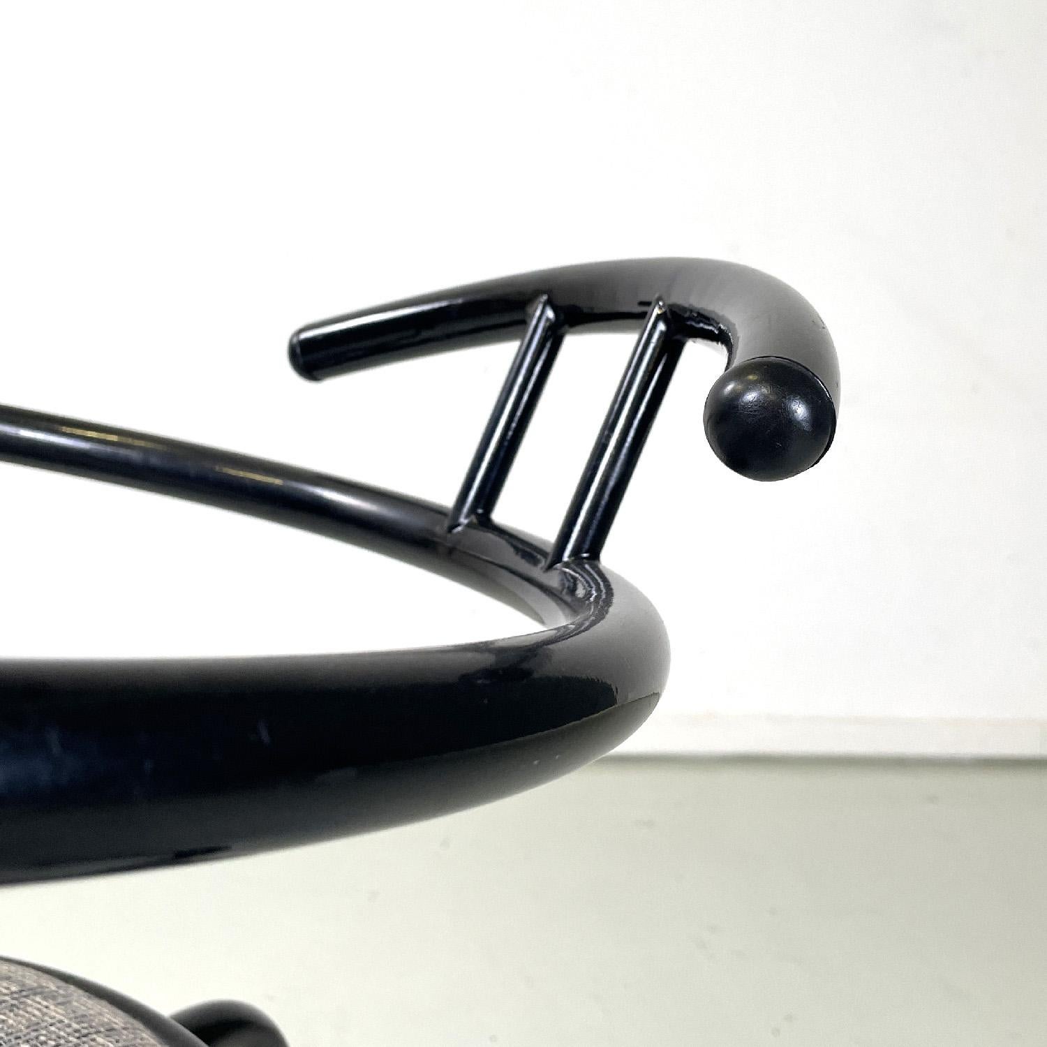 Chaises postmodernes italiennes en métal noir et tissu gris à assise ronde, années 1980. en vente 8