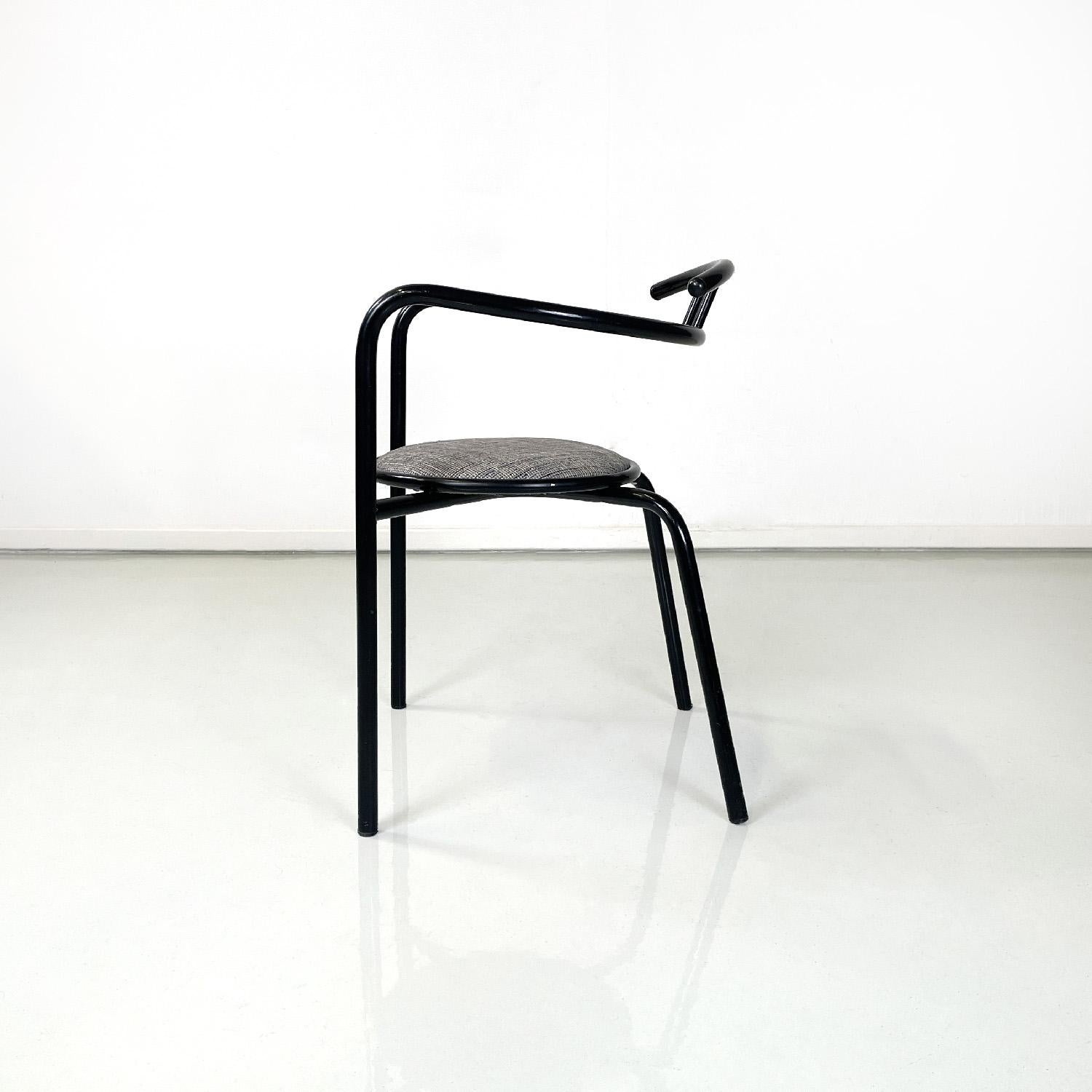 Chaises postmodernes italiennes en métal noir et tissu gris à assise ronde, années 1980. Bon état - En vente à MIlano, IT
