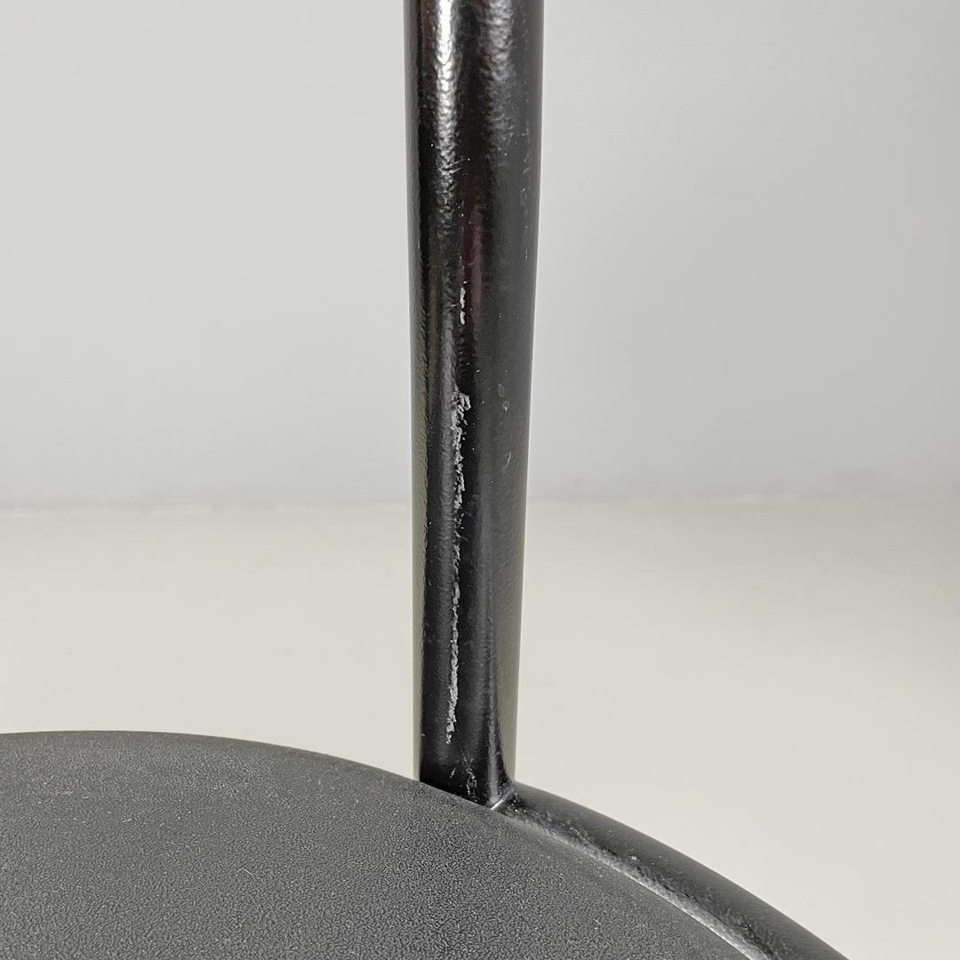 Tabourets postmodernes italiens en métal noir et caoutchouc par Fly Line, années 1990 en vente 7