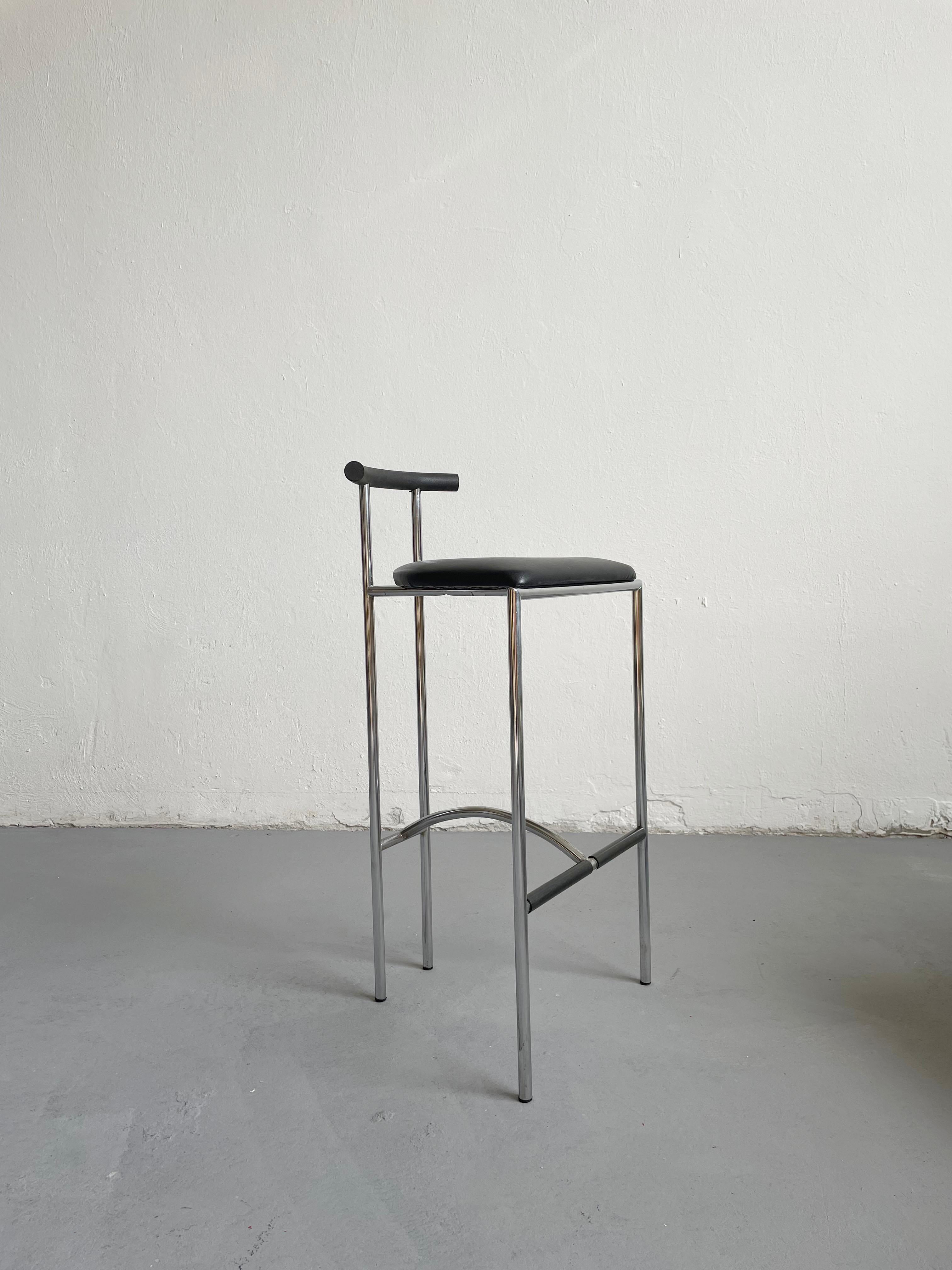 Tabouret de Tokyo noir postmoderne italien par Rodney Kinsman pour Bieffeplast, 1985 en vente 6