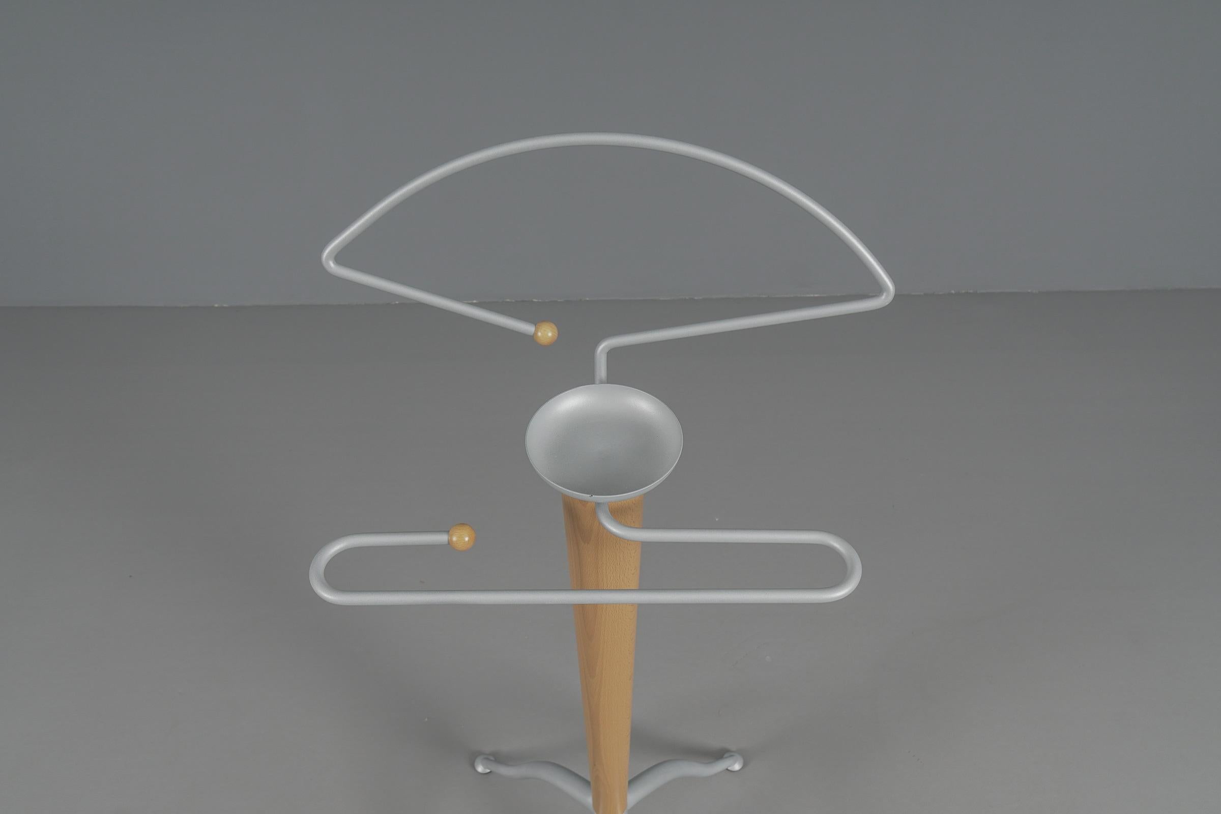 Italian Postmodern Calligaris Valet Stand, Made in Italy 1980s For Sale 1