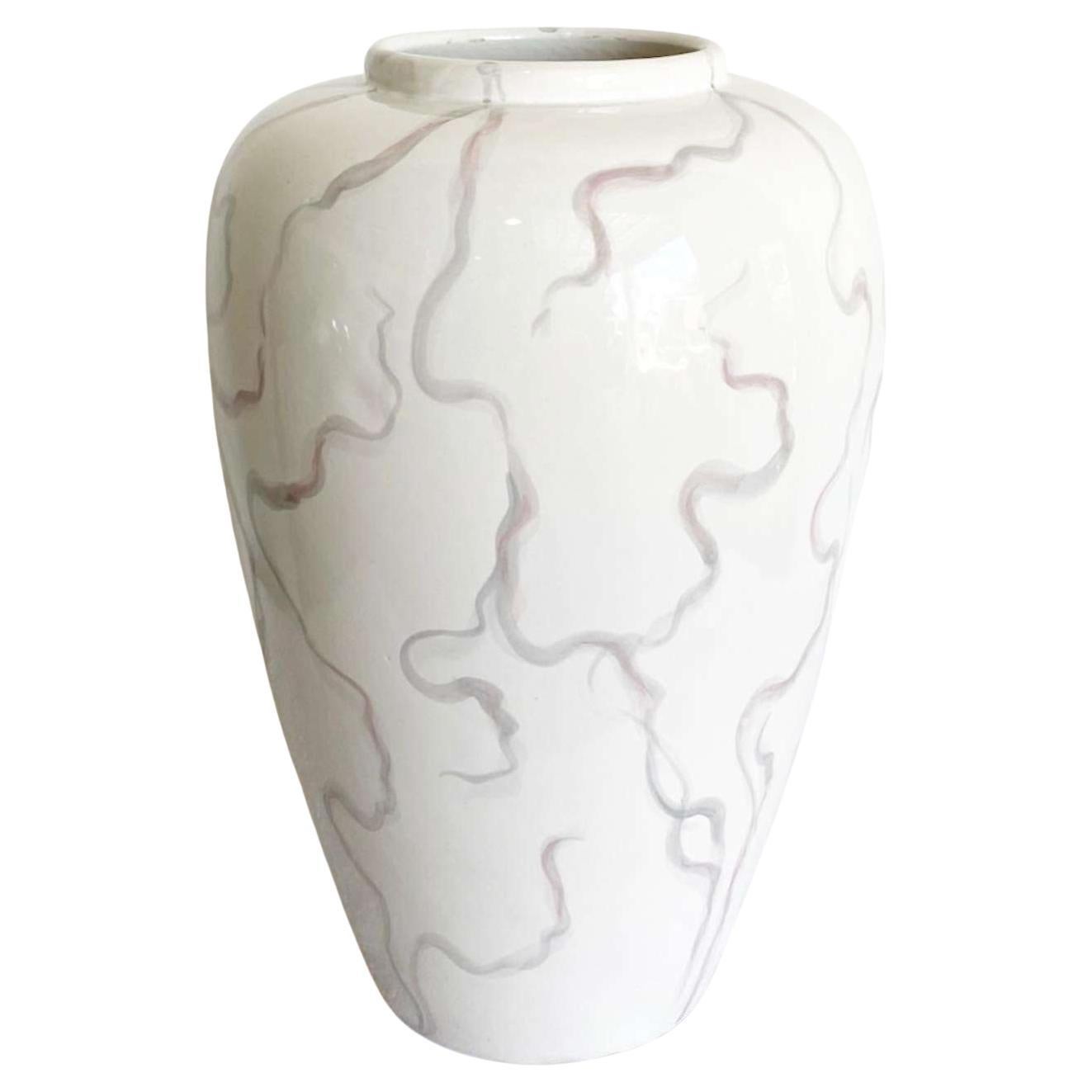 Italienische postmoderne cremefarbene Streak-Vase mit farbigem Streakholz im Angebot